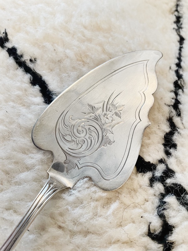 Tiffany & Co．ハンドル銀製 スターリング ケーキサーバー 1862 Tiffany & Co Sterling Silver Cake Server - Batterby House