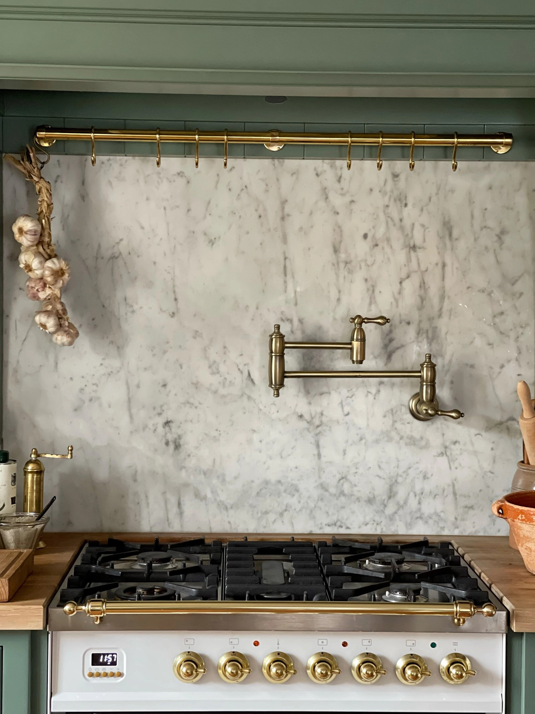 Artisan Brass Pot Rail