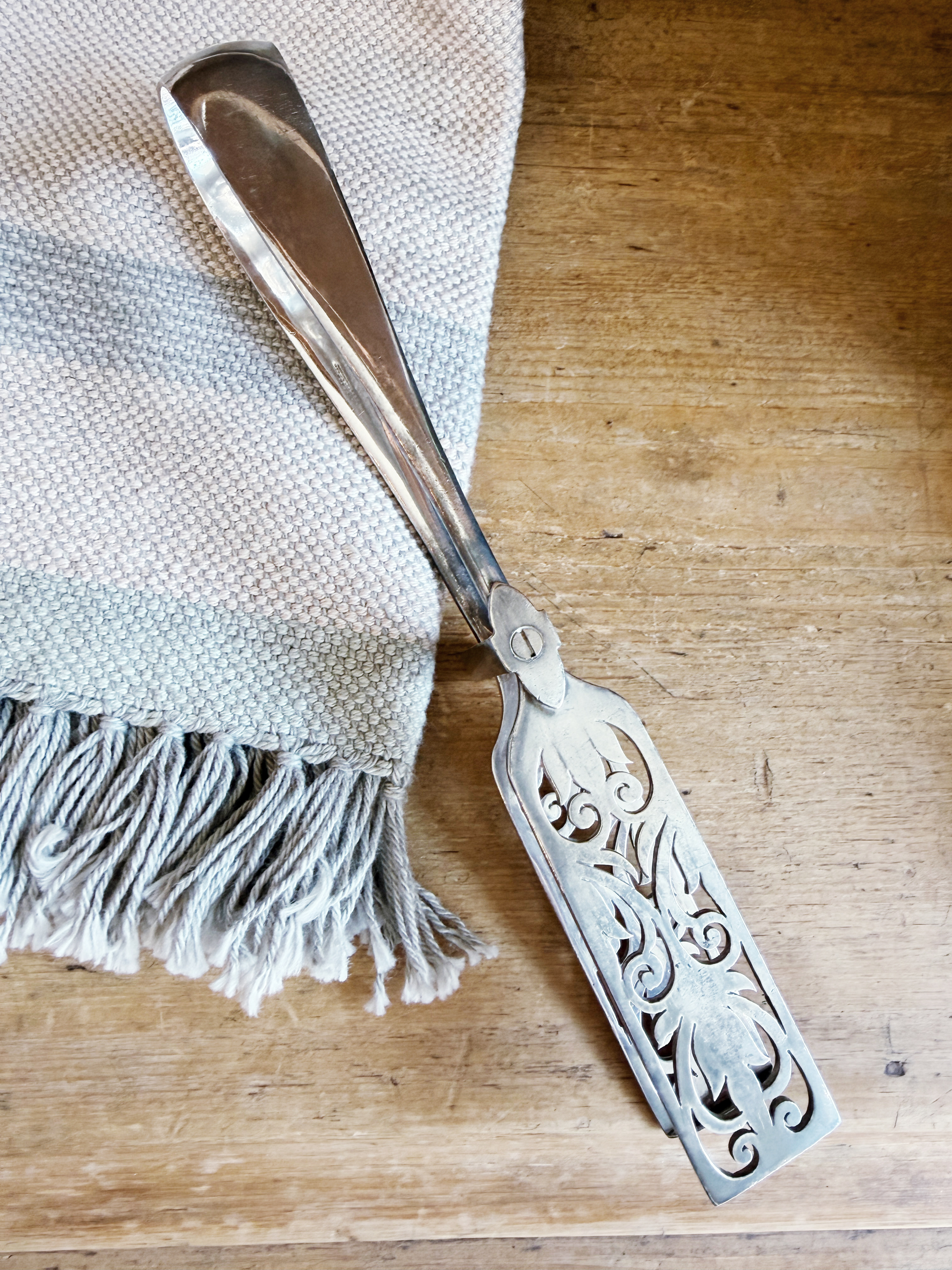 Antique Royal Mail Steamship Silver Plated Asparagus Tongs