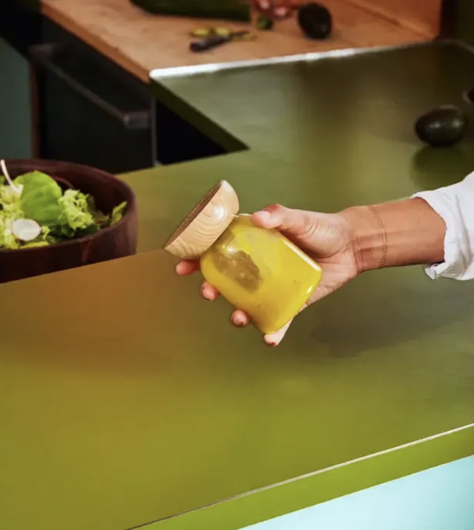 Totter Salad Dressing Shaker