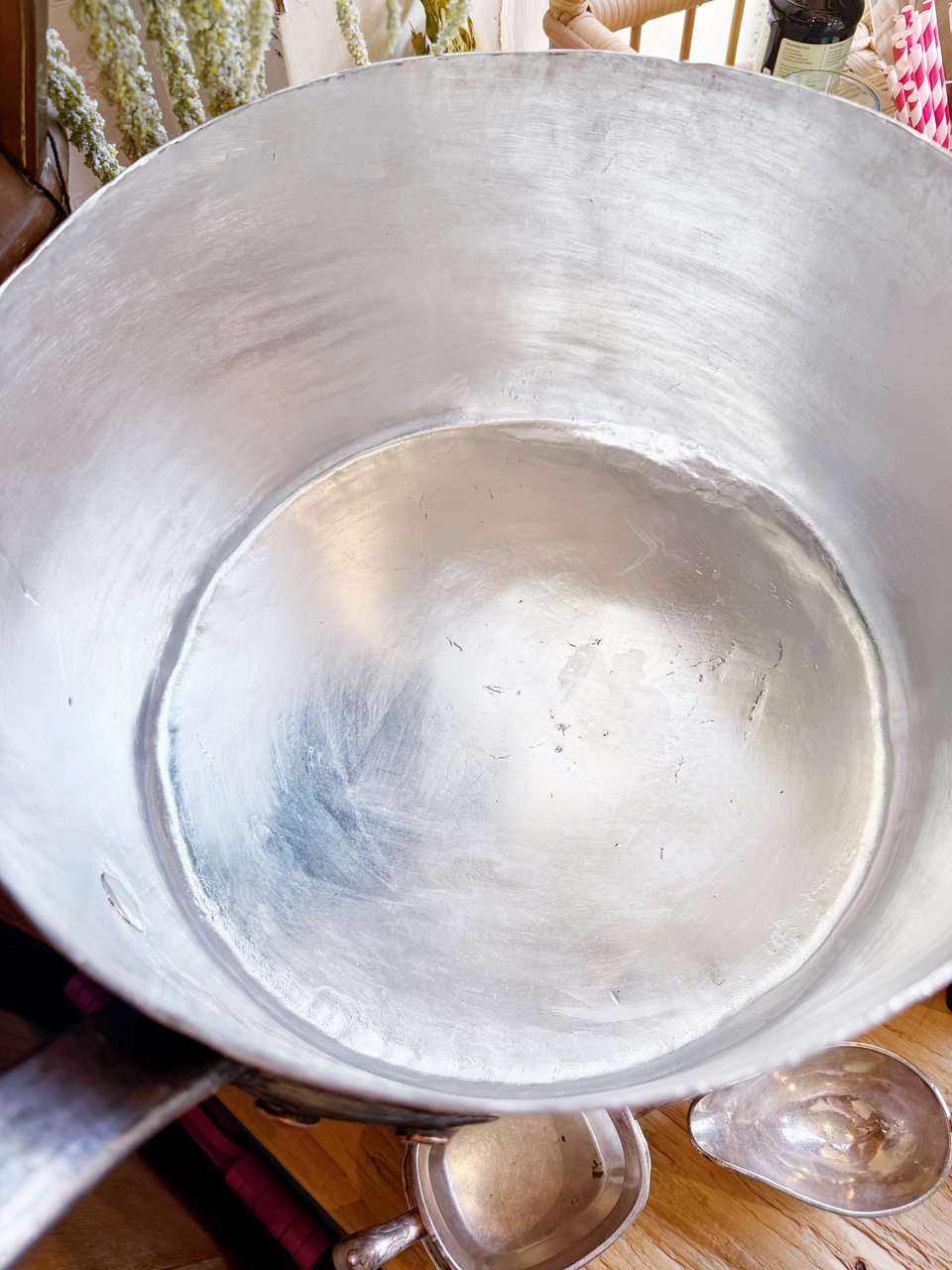 Big Antique Copper Pot from The Chamonix Palace Mont Blanc
