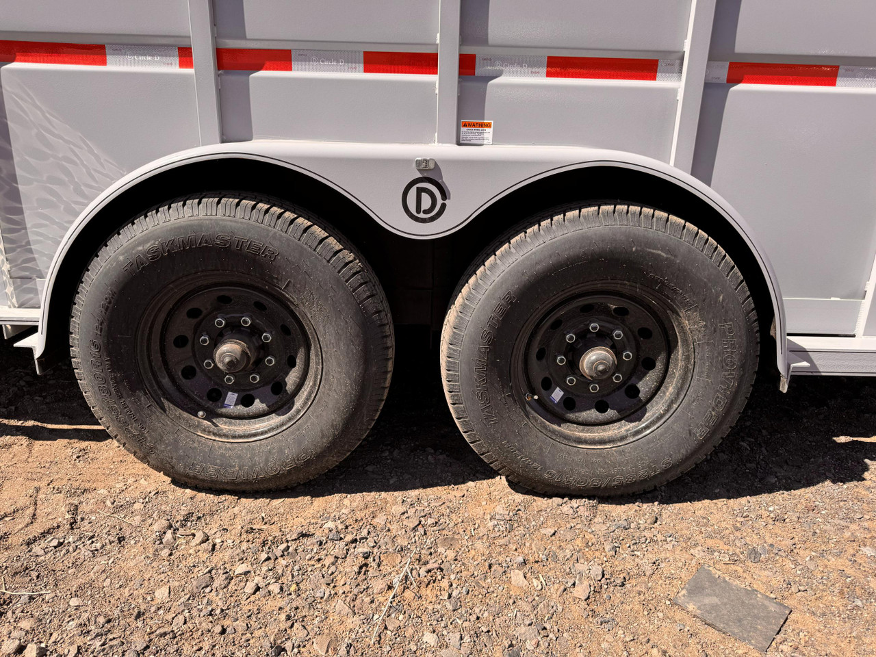 Circle D 2025 6'8"X24' Stock Trailer | Tandem Axle 7k 16" OC Crossmembers, Rubber Mats