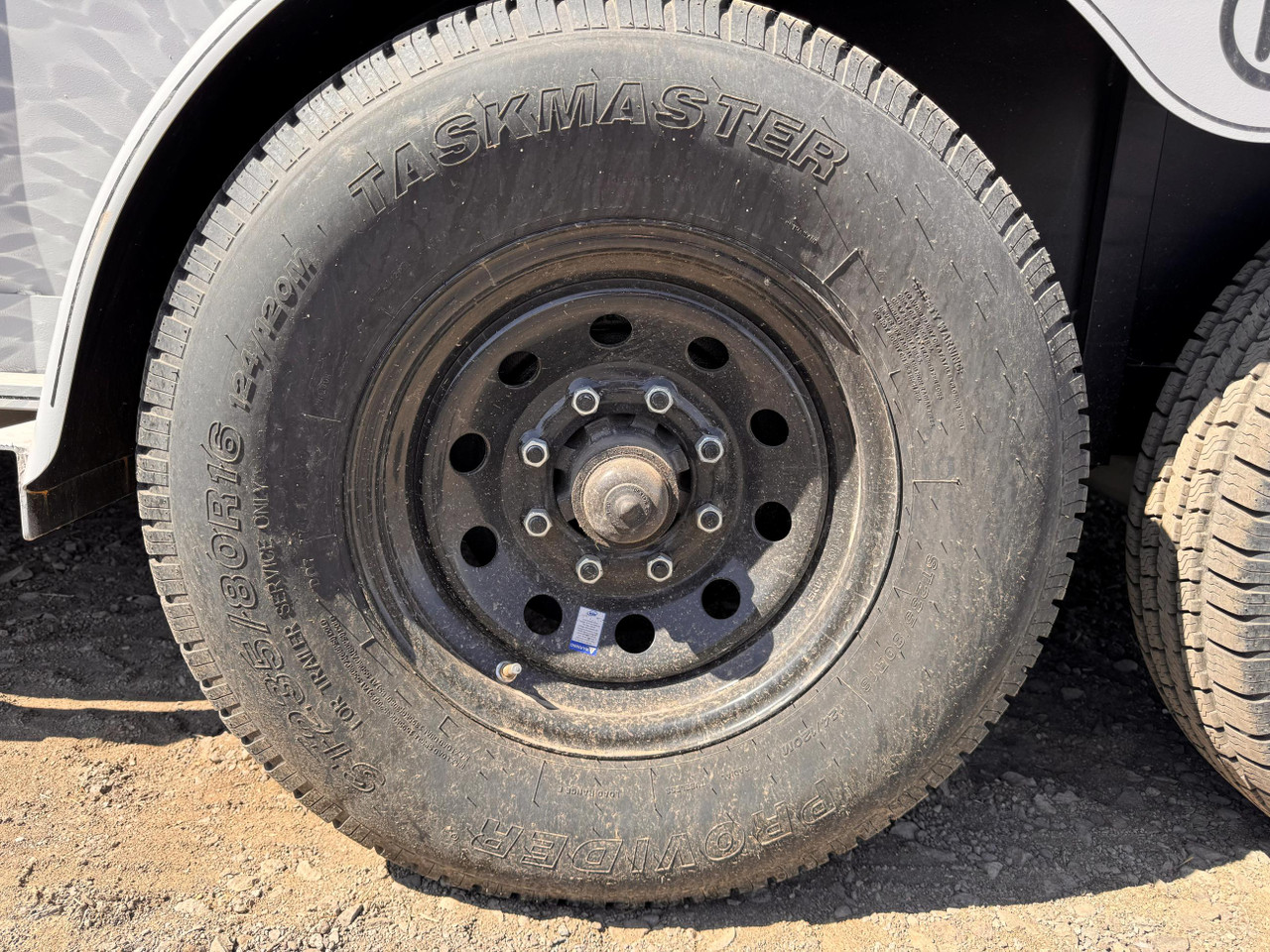 Circle D 2025 6'8"X24' Stock Trailer | Tandem Axle 7k 16" OC Crossmembers, Rubber Mats