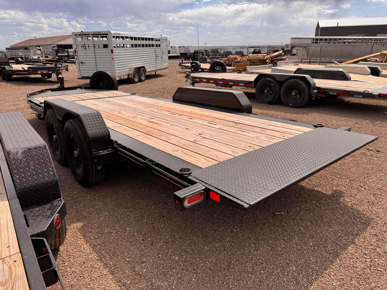 Diamond C 2025 HDT207 82"X20' Equipment Tilt | Tandem Axle 7k 4' Stationary, 14 Gauge Fender