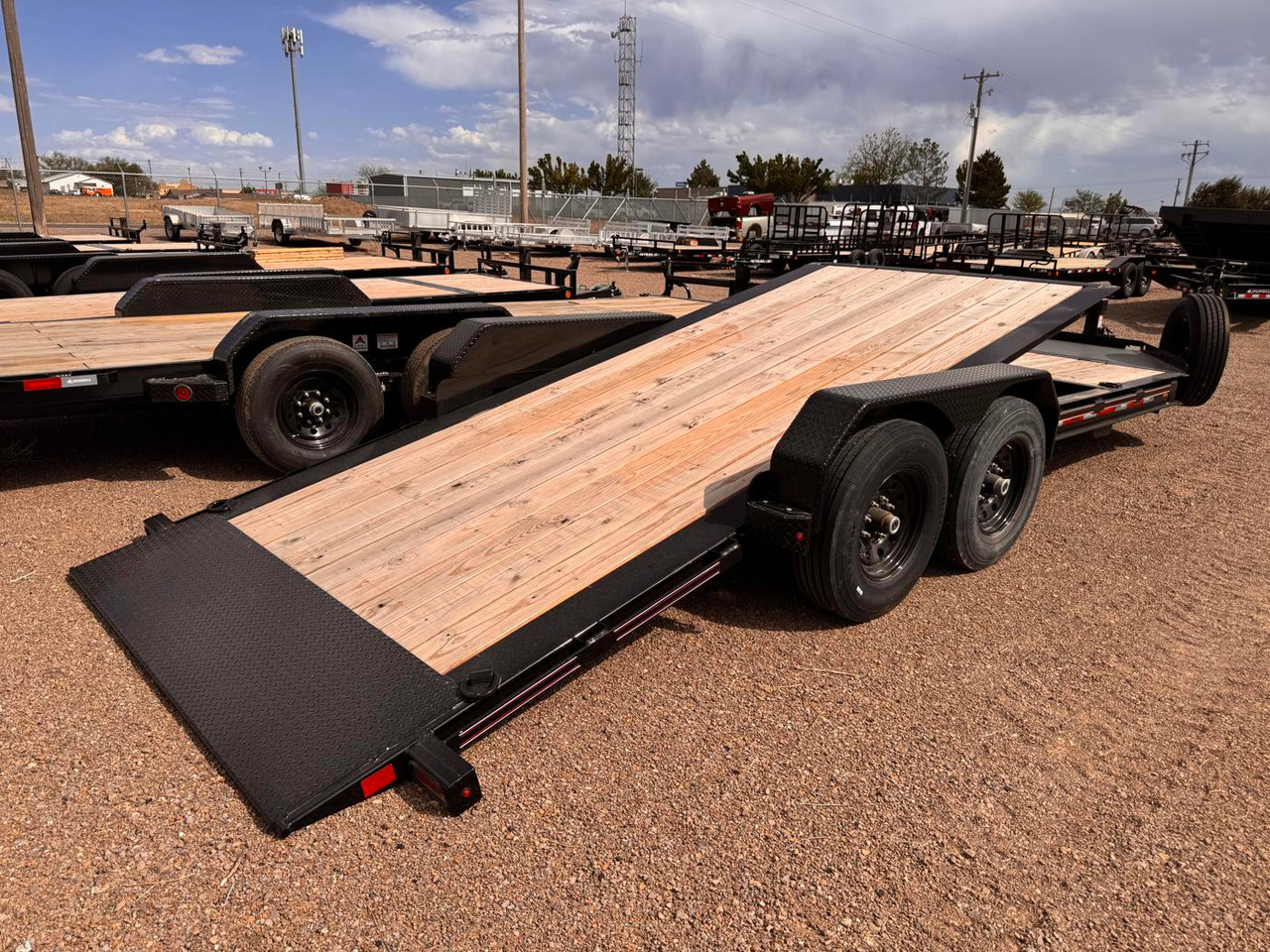 Diamond C 2025 HDT207 82"X20' Equipment Tilt | Tandem Axle 7k 4' Stationary, 14 Gauge Fender