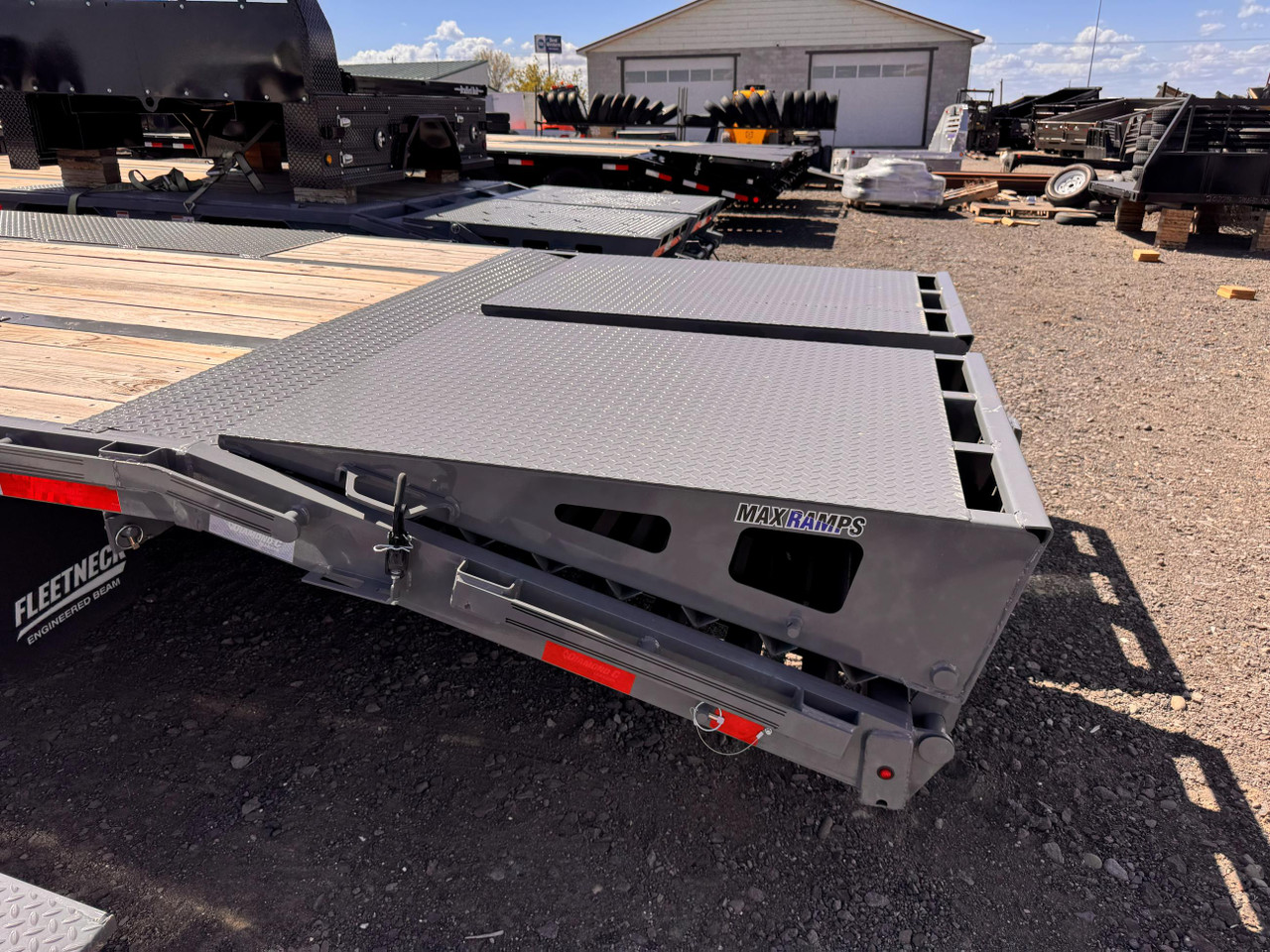 Diamond C 2025 FMAX212 32' Flatbed Trailer | Tandem Axle 12k Max Ramps