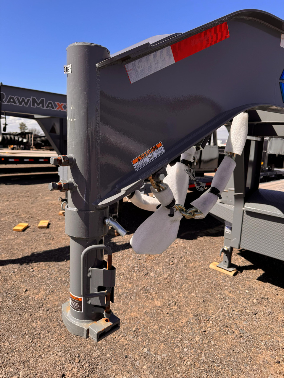 Diamond C 2025 FMAX212 32' Flatbed Trailer | Tandem Axle 12k Max Ramps