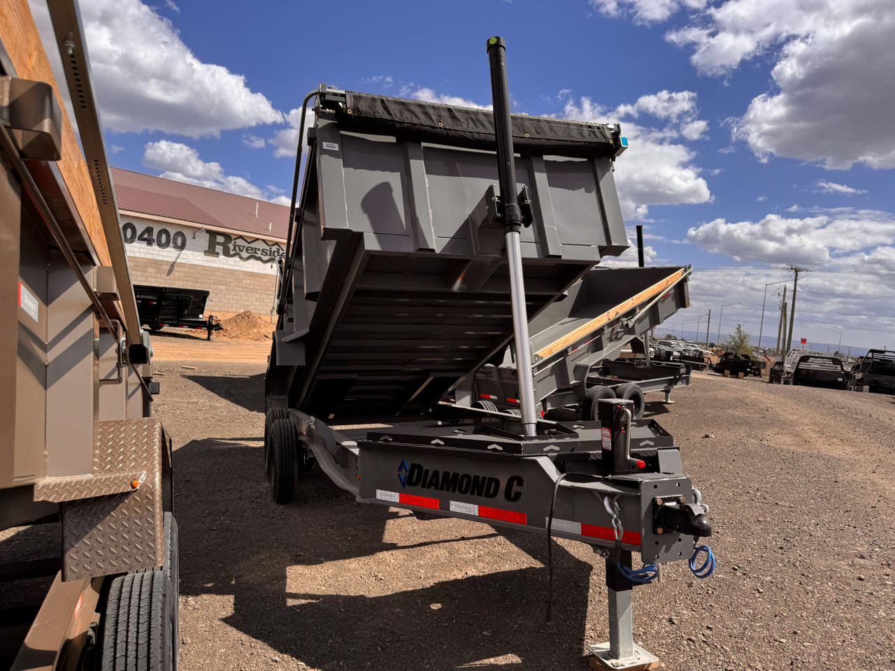Diamond C 2026 LPT208 81"X16' Telescopic Dump | Tandem Axle 8k 32" Sides With Board Brackets, Solar Charger