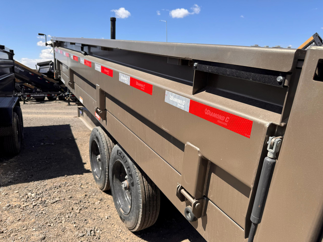 Diamond C 2026 DOD208 8'X16' Telescopic Dump | Tandem Axle 8k 22" Fold Down Sides, Hydraulic Jack, Solar Recharger