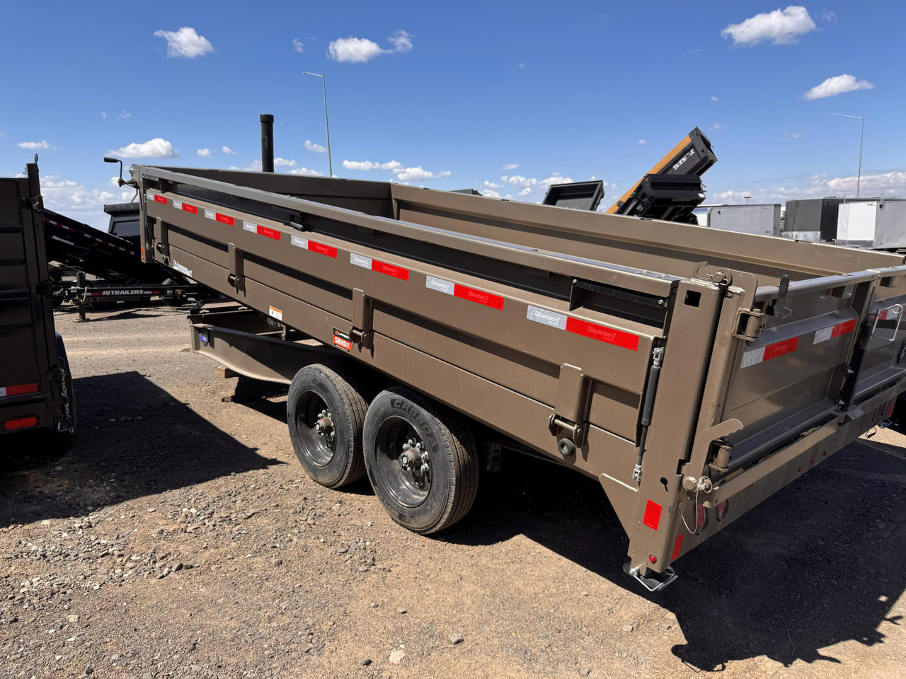 Diamond C 2026 DOD208 8'X16' Telescopic Dump | Tandem Axle 8k 22" Fold Down Sides, Hydraulic Jack, Solar Recharger
