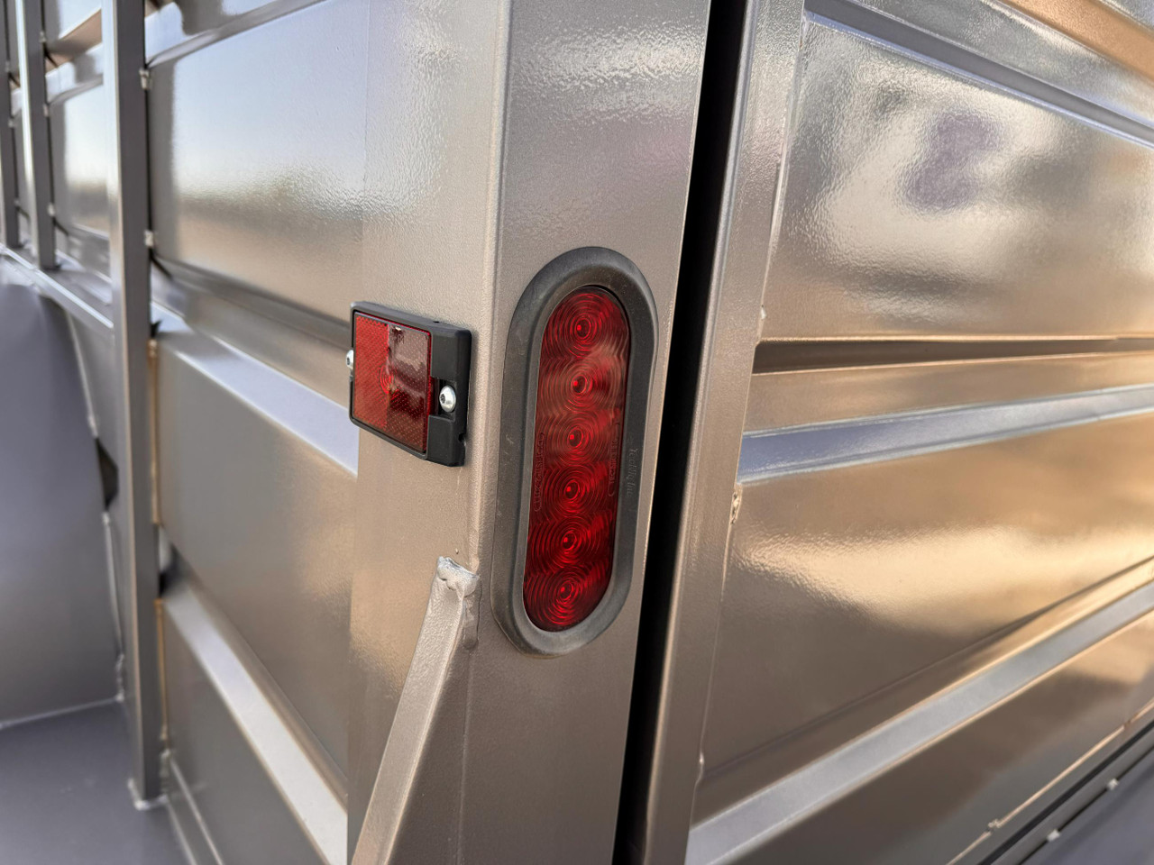 GR 2023 Horse Trailer | Tandem Axle 5.2k 3 Horse, Highside, Tack Room