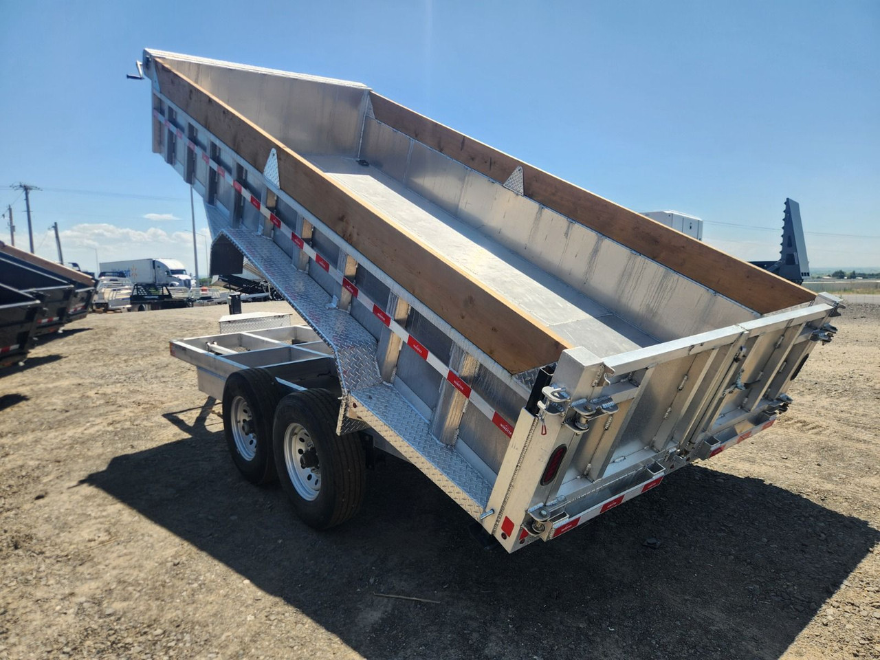 Nordtek 2025 82"X16' Scissor Dump Trailer | Tandem Axle 8k