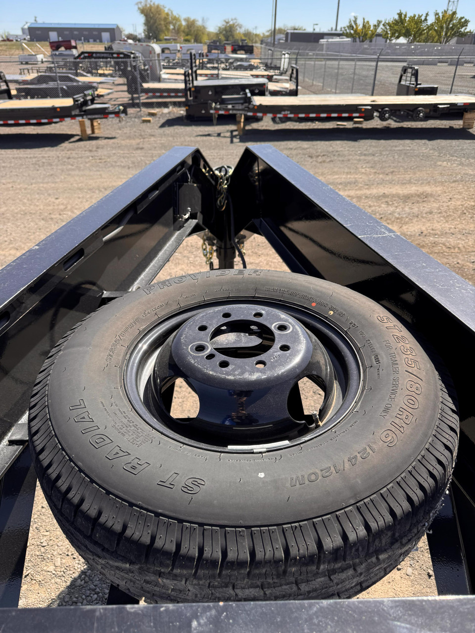 Iron Bull 2025 FHG 32' Flatbed Trailer | Tandem Axle 12k Dual Tires, Winch Ready, 9' Hydraulic Dovetail