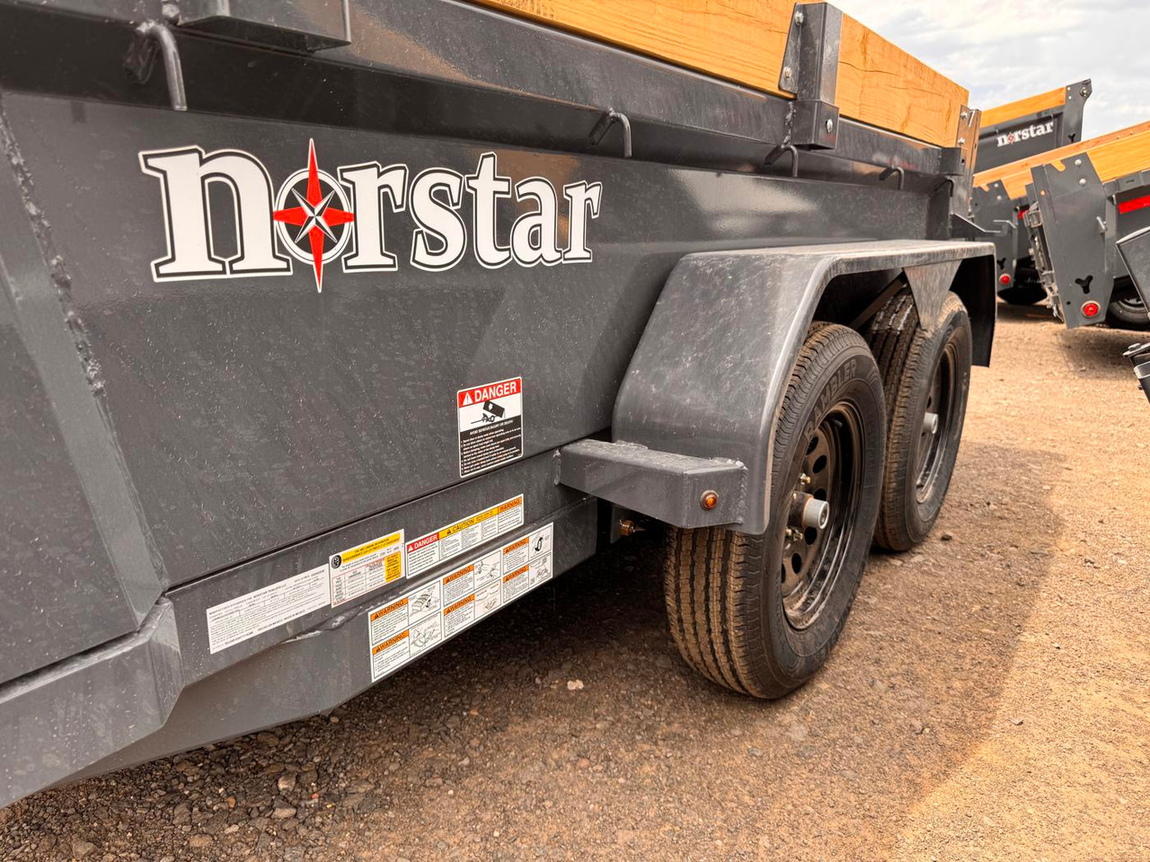 Iron Bull 2026 DCB 5'X10' Single Ram Dump Trailer | Tandem Axle 3.5k Power Up/Down, 20" Sides