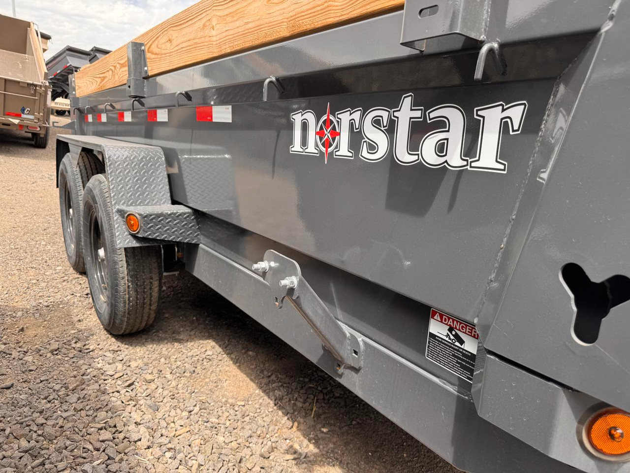 Iron Bull 2026 DCB 83"X14' Scissor Dump Trailer | Tandem Axle 7k 20" Sides, Slide In Ramps