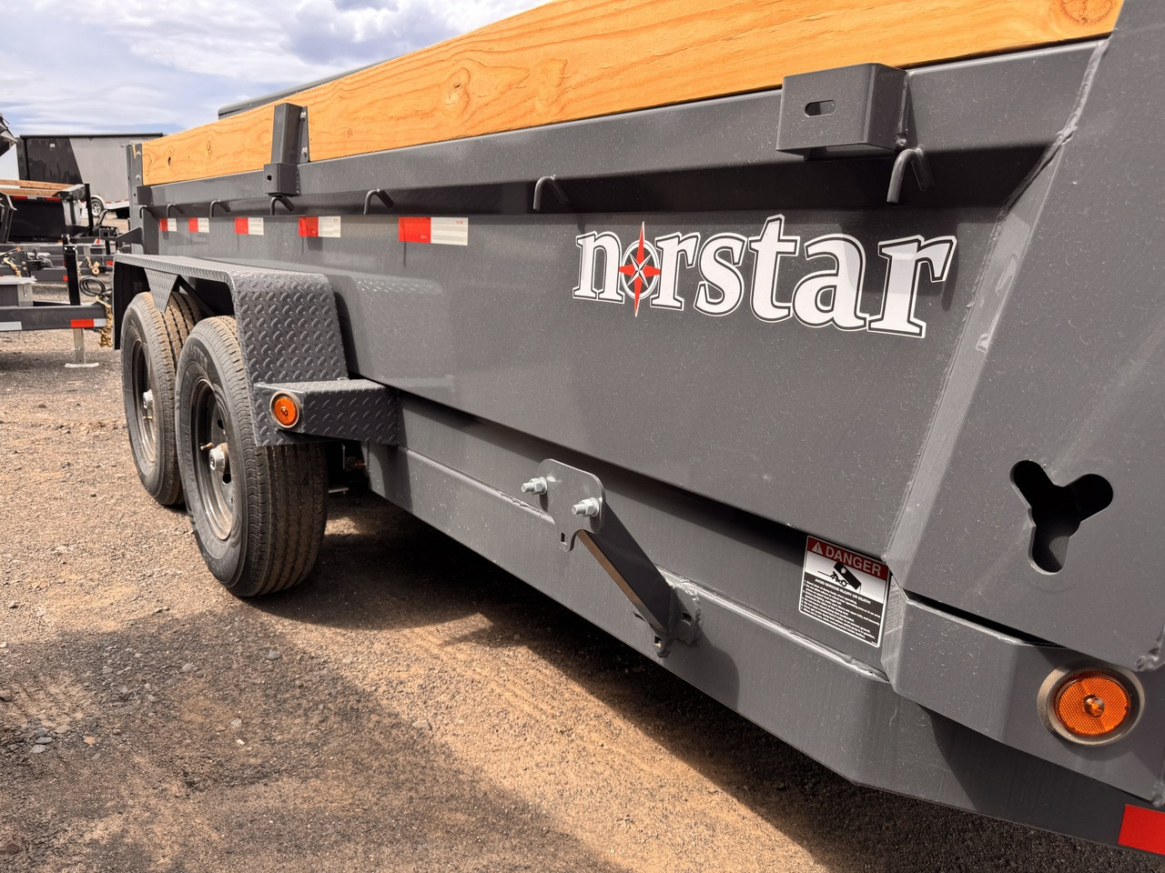 Iron Bull 2026 DCB 83"X14' Scissor Dump Trailer | Tandem Axle 7k 20" Sides, Slide In Ramps
