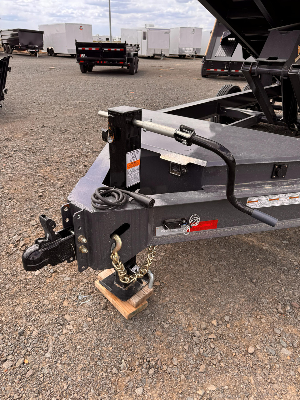 Iron Bull 2026 DWB 83"X16' Scissor Dump Trailer | Tandem Axle 7k 2' Sides, Slide In Ramp