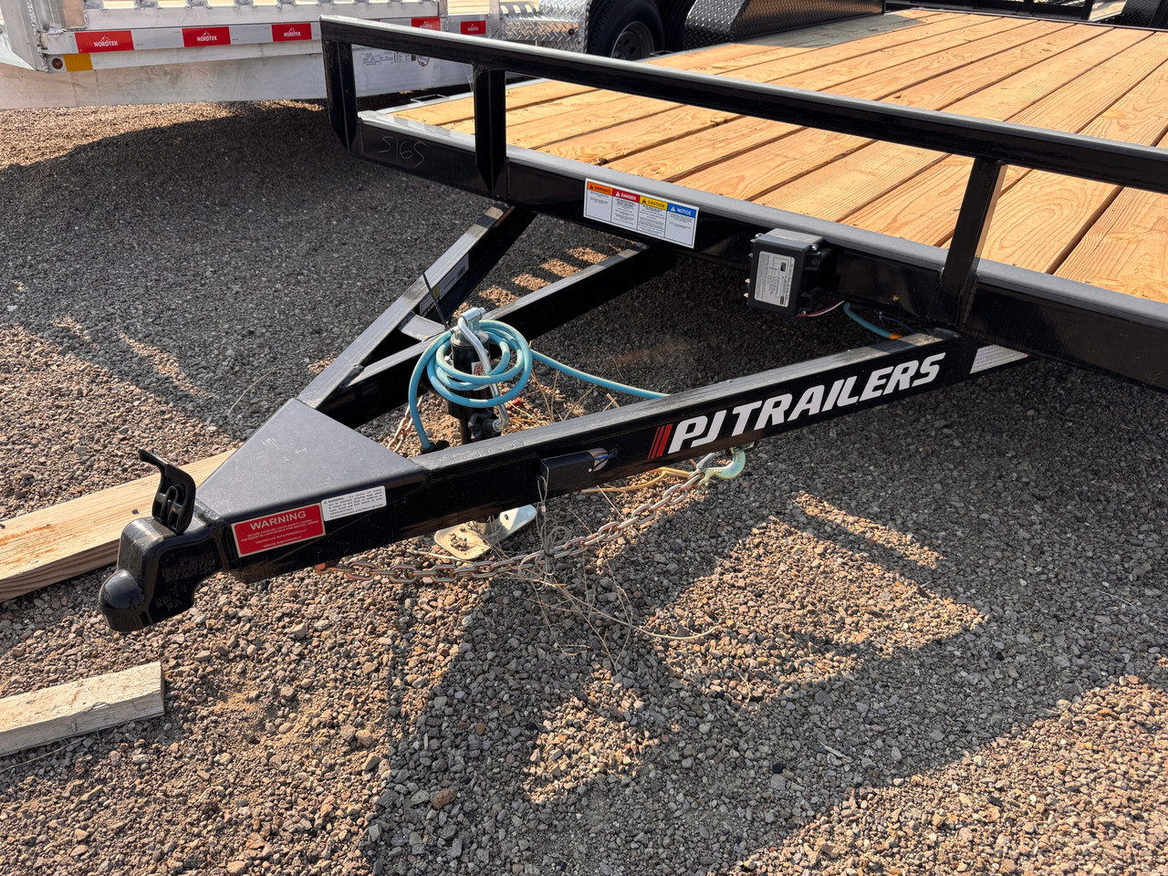 P.J. Trailers 2026 C4 84"X16' Car Hauler Trailer | Tandem Axle Axle 7K, 16' Flat +2' Dovetail W/Slide In Ramps