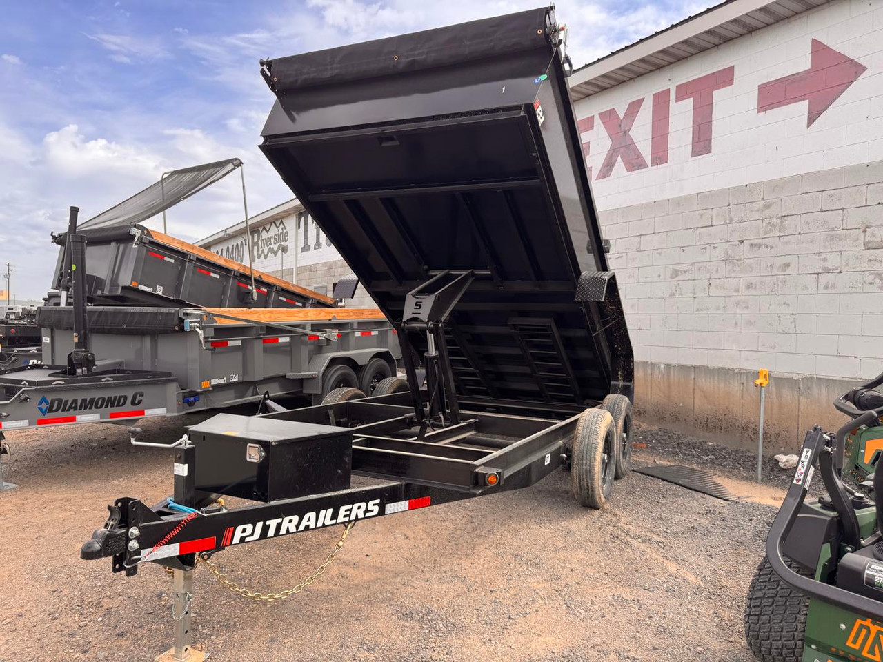 P.J. 2026 D7 83"X14' Scissor Dump Trailer | Tandem Axle 7k 2' Sides, Slide In Ramps, Spreader Rear Gate