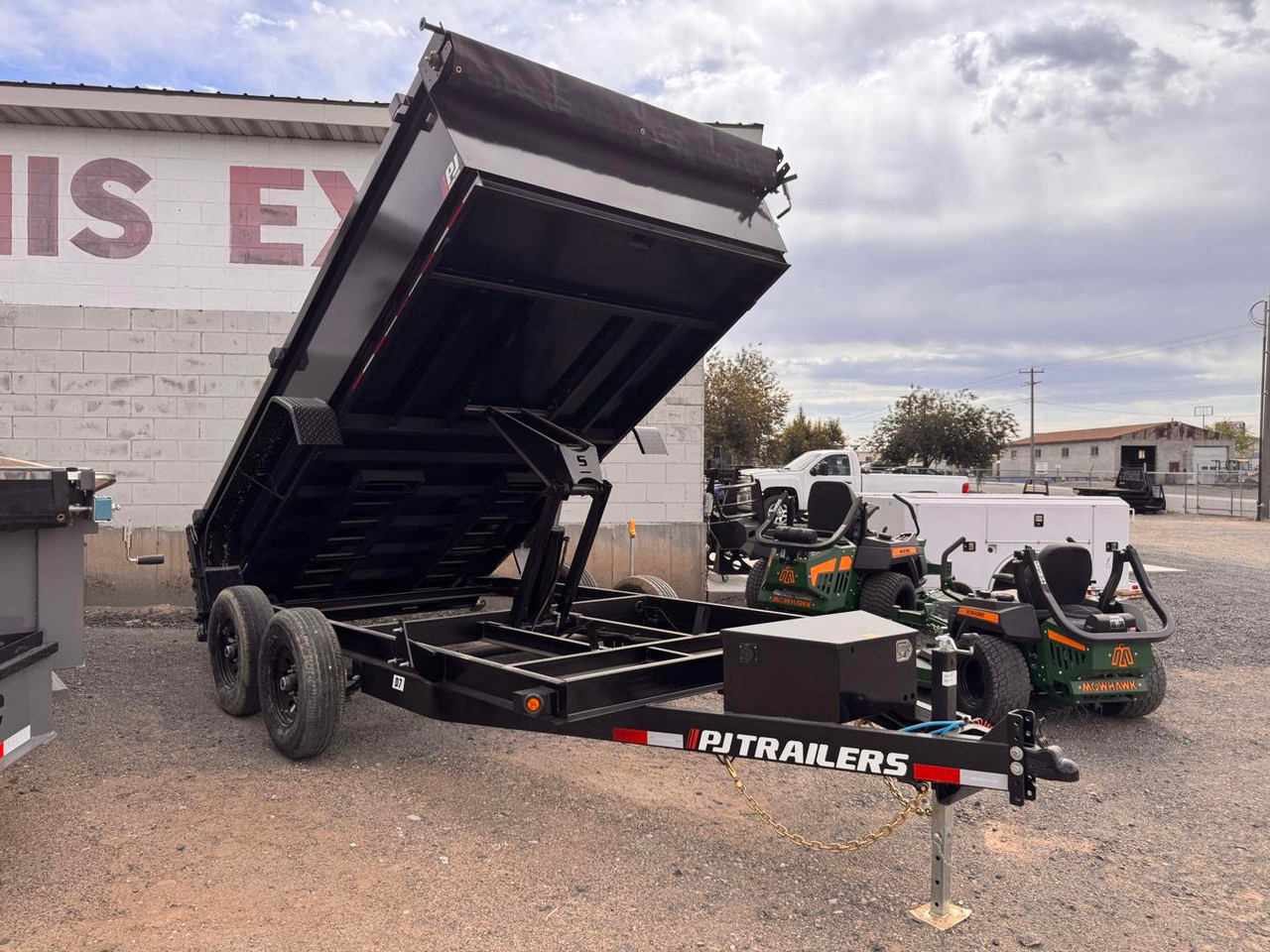 P.J. 2026 D7 83"X14' Scissor Dump Trailer | Tandem Axle 7k 2' Sides, Slide In Ramps, Spreader Rear Gate