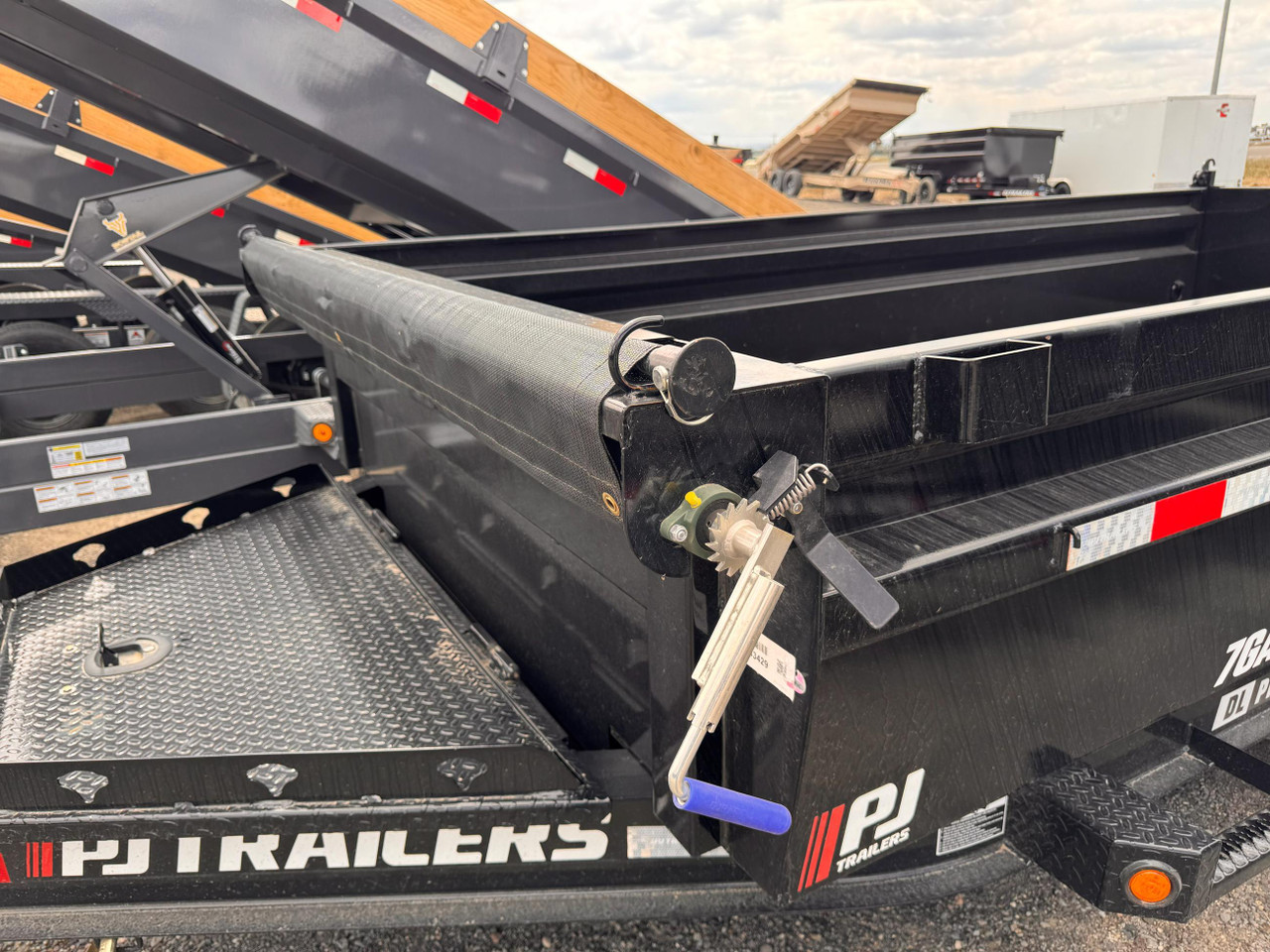 P.J. 2026 DL 83"X14' Low Profile Dump | Tandem Axle 7k Hydraulic Jack