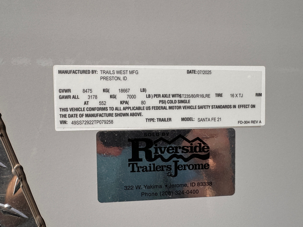 Trails West 2026 Santa Fe 21' Horse Trailer | Tandem Axle 7k 3-Horse, Super Tack, Convenience Package, Double Tack Doors