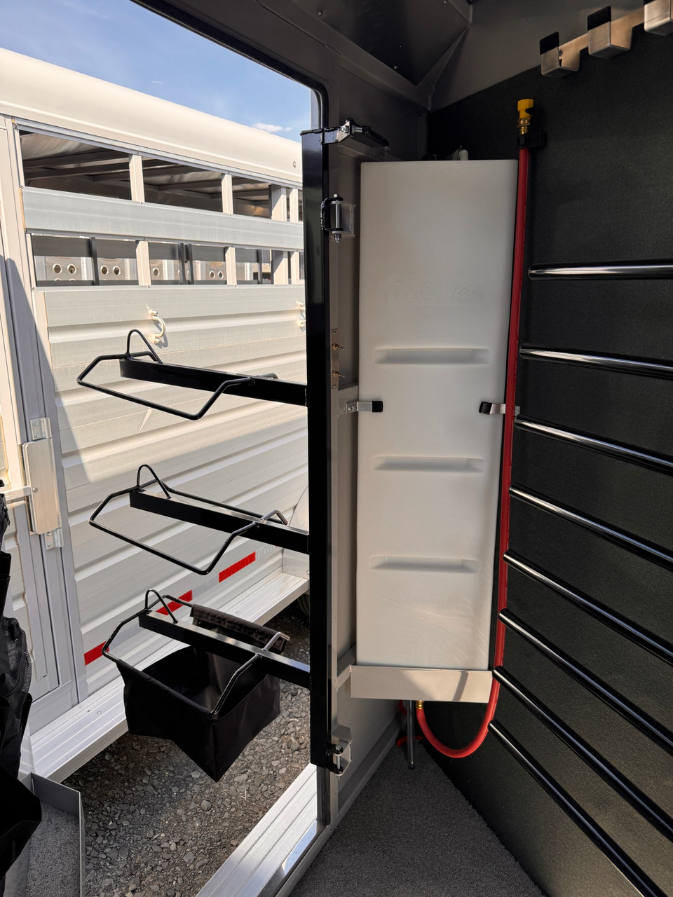 Trails West 2026 Santa Fe 21' Horse Trailer | Tandem Axle 7k 3-Horse, Super Tack, Convenience Package, Double Tack Doors