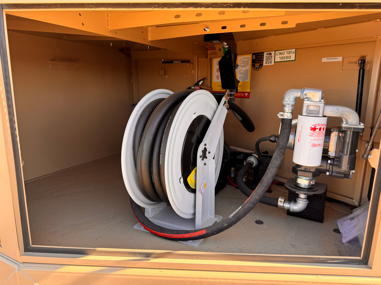 Boss Trailers 2026 Refueling Trailer | 880 Gallon Mulit-tank, 25 GPM Electric Pump, Front & Rear Enclosure, 35' Hose Reel, Flow Meter, (DOT Legal)