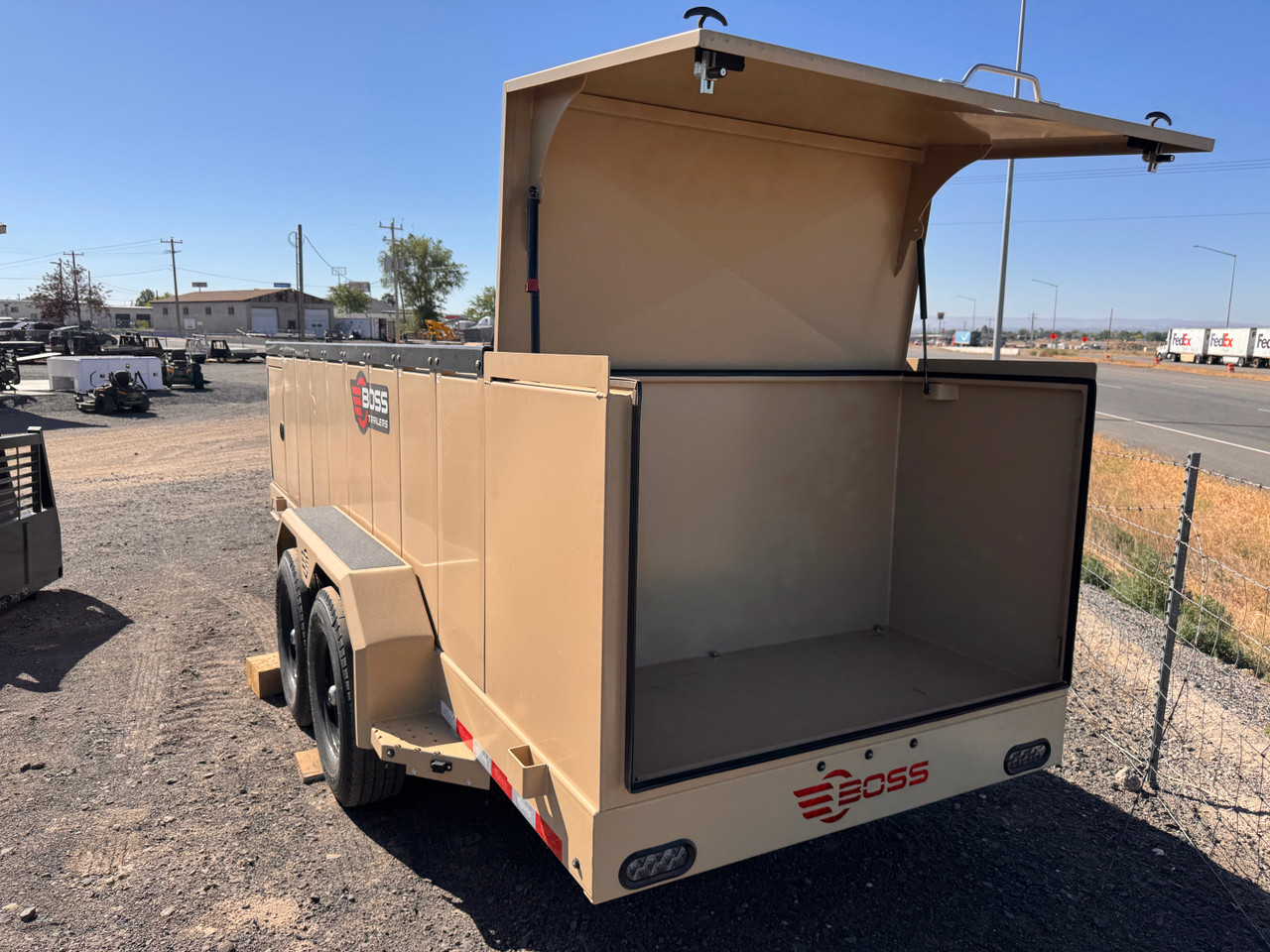 Boss Trailers 2026 Refueling Trailer | 880 Gallon Mulit-tank, 25 GPM Electric Pump, Front & Rear Enclosure, 35' Hose Reel, Flow Meter, (DOT Legal)