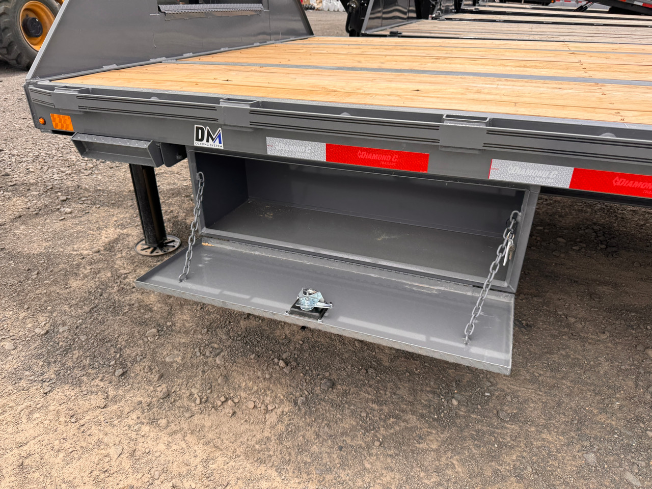 Diamond C 2026 FMAX212 35' Flatbed Trailer | Tandem Axle 25.9K, Hydraulic Dovetail, DUAL HYD JACKS, SOLAR CHARGER, EXTRA UNDERBODY BOX, SPARE