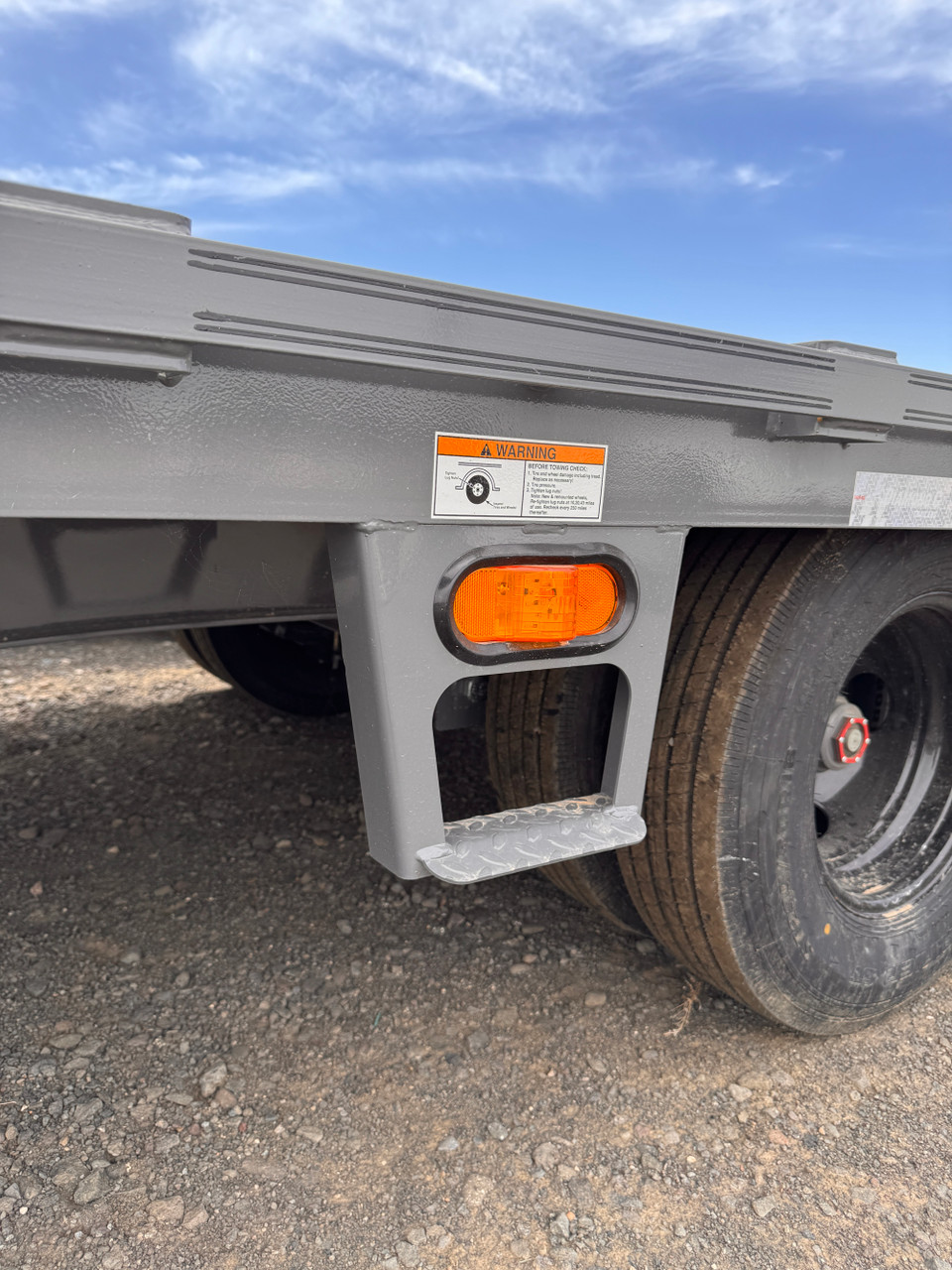 Diamond C 2026 FMAX212 35' Flatbed Trailer | Tandem Axle 25.9K, Hydraulic Dovetail, DUAL HYD JACKS, SOLAR CHARGER, EXTRA UNDERBODY BOX, SPARE