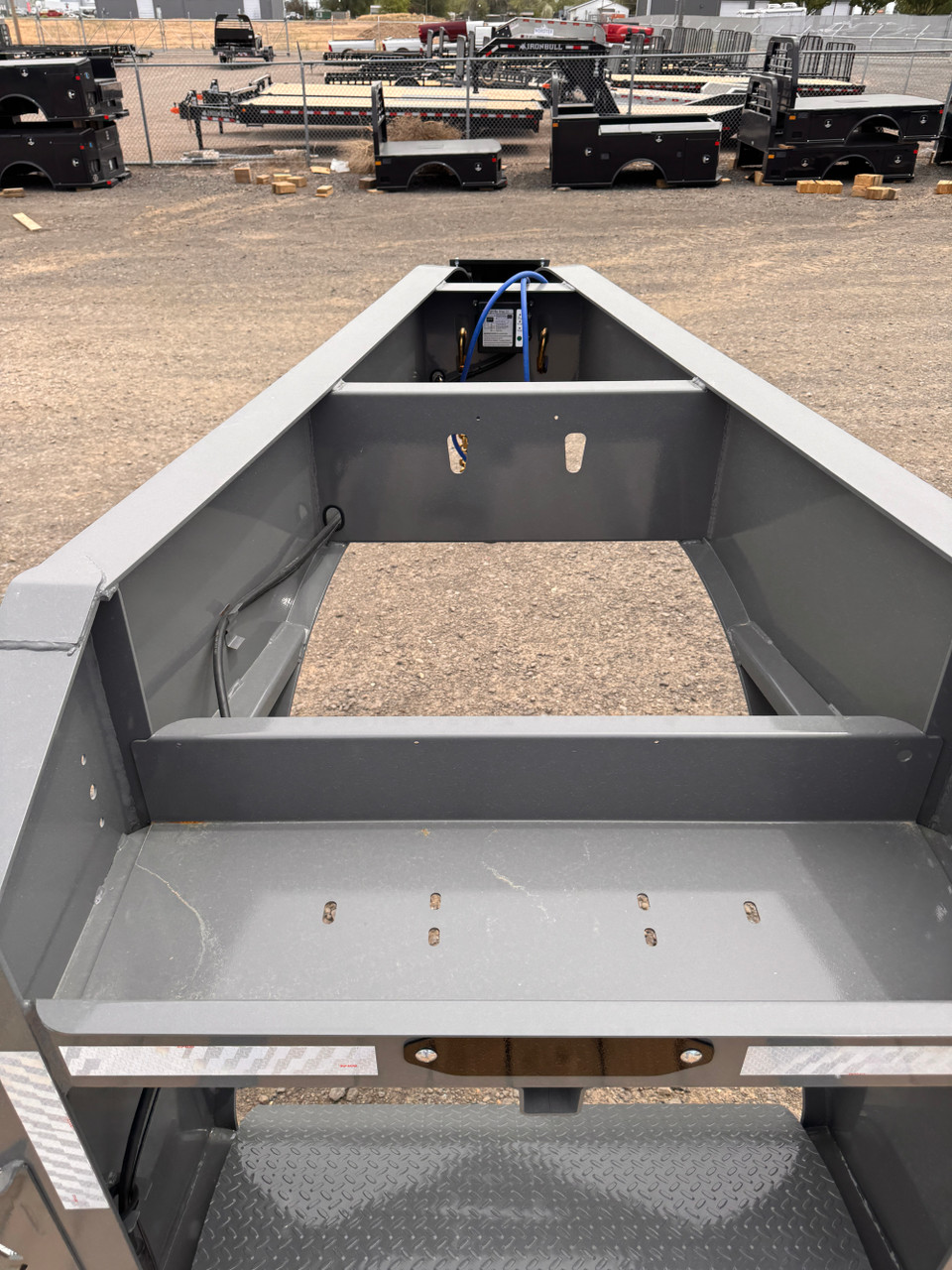 Diamond C 2026 FMAX212 35' Flatbed Trailer | Tandem Axle 25.9K, Hydraulic Dovetail, DUAL HYD JACKS, SOLAR CHARGER, EXTRA UNDERBODY BOX, SPARE