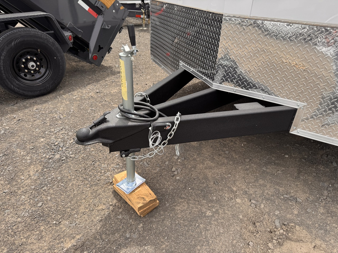 Look Trailers 2026 ST DLX 102"X16' N-Nose Cargo Trailer | Tandem Axle Axle 7K, 7' Tall, Rear Ramp Door
