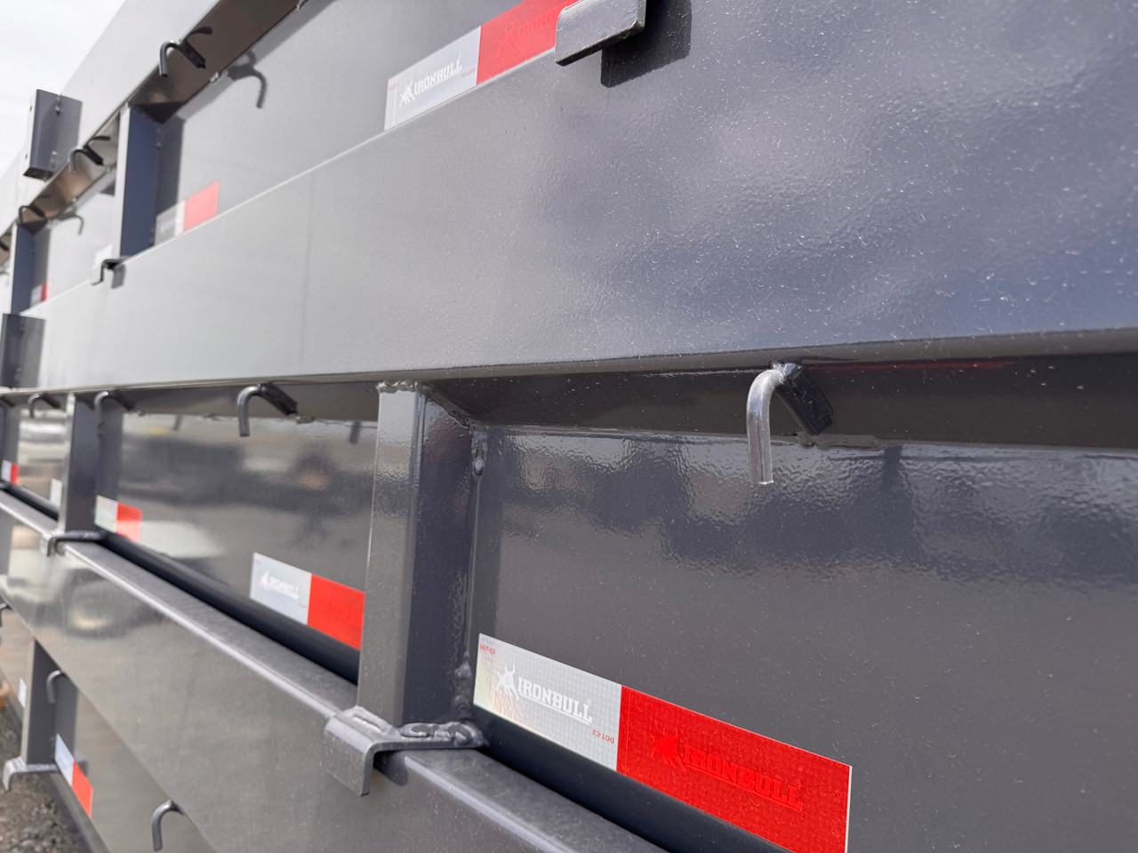 Iron Bull Trailers 2026 20' Roll Off Bins | 48" Sides