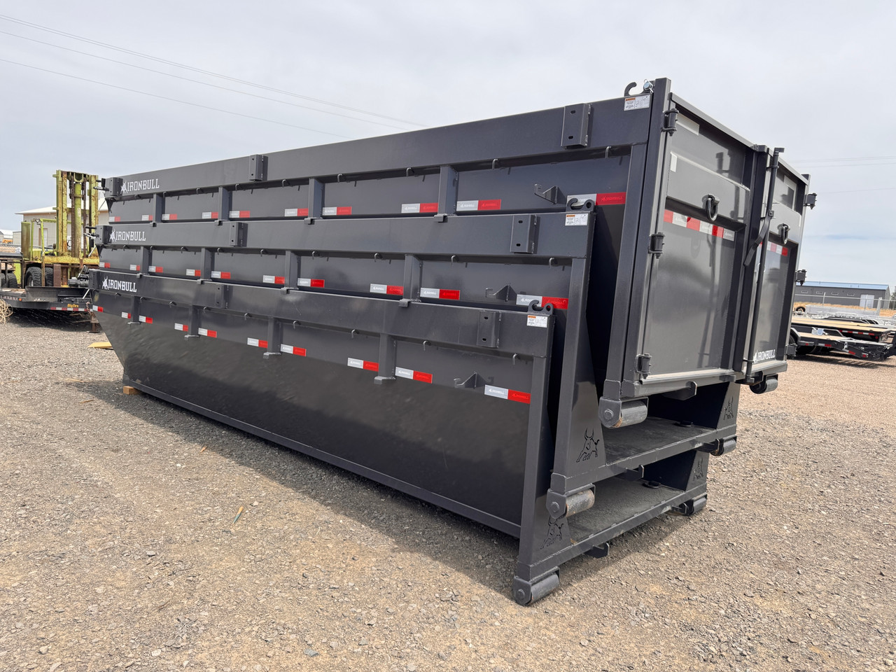 Iron Bull Trailers 2026 20' Roll Off Bins | 48" Sides