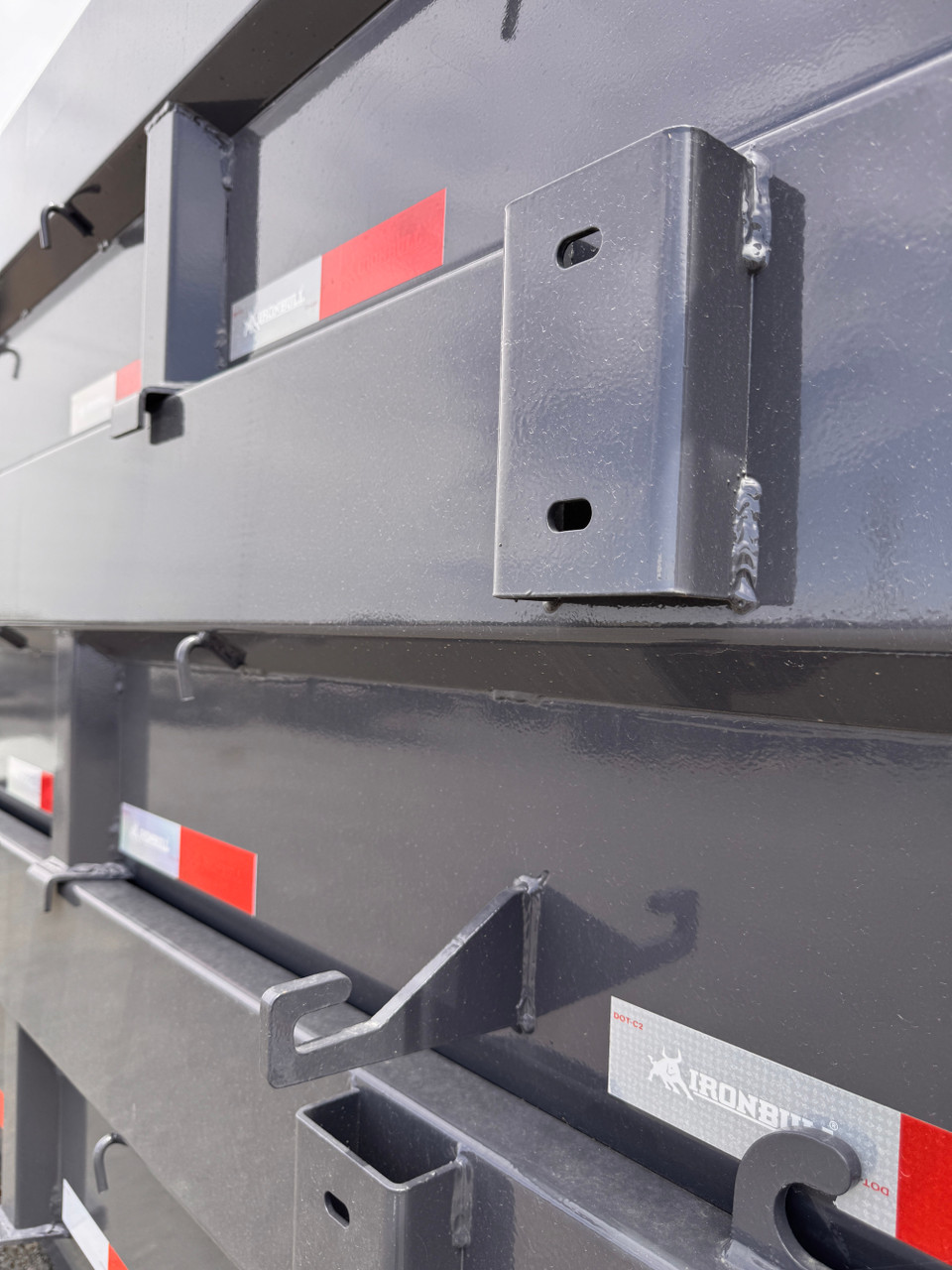 Iron Bull Trailers 2026 20' Roll Off Bins | 48" Sides