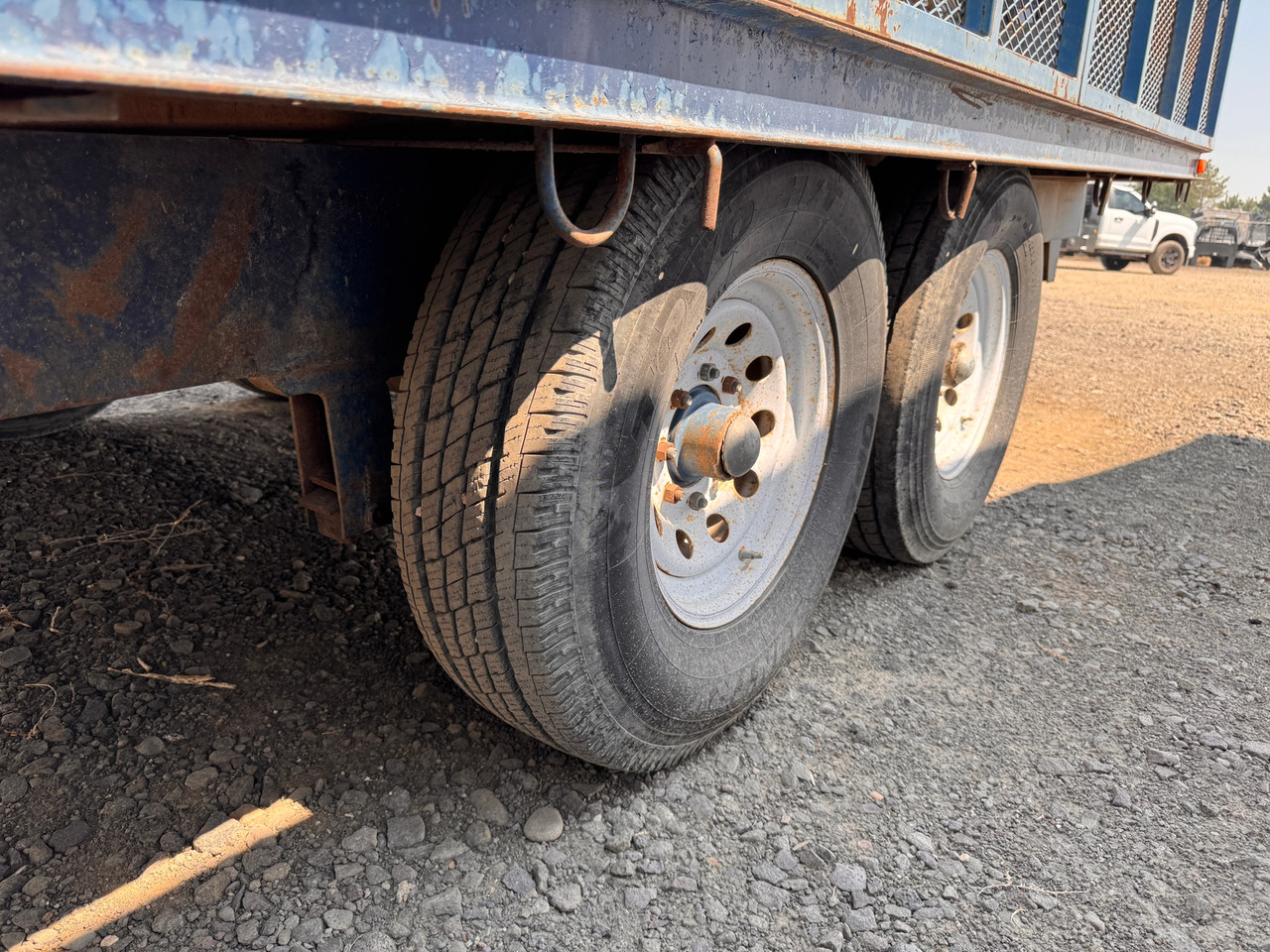 Valley Trailer 1991 14' Flatbed Trailer | Tandem Axle Axle, 48" Sides, Spare Tire