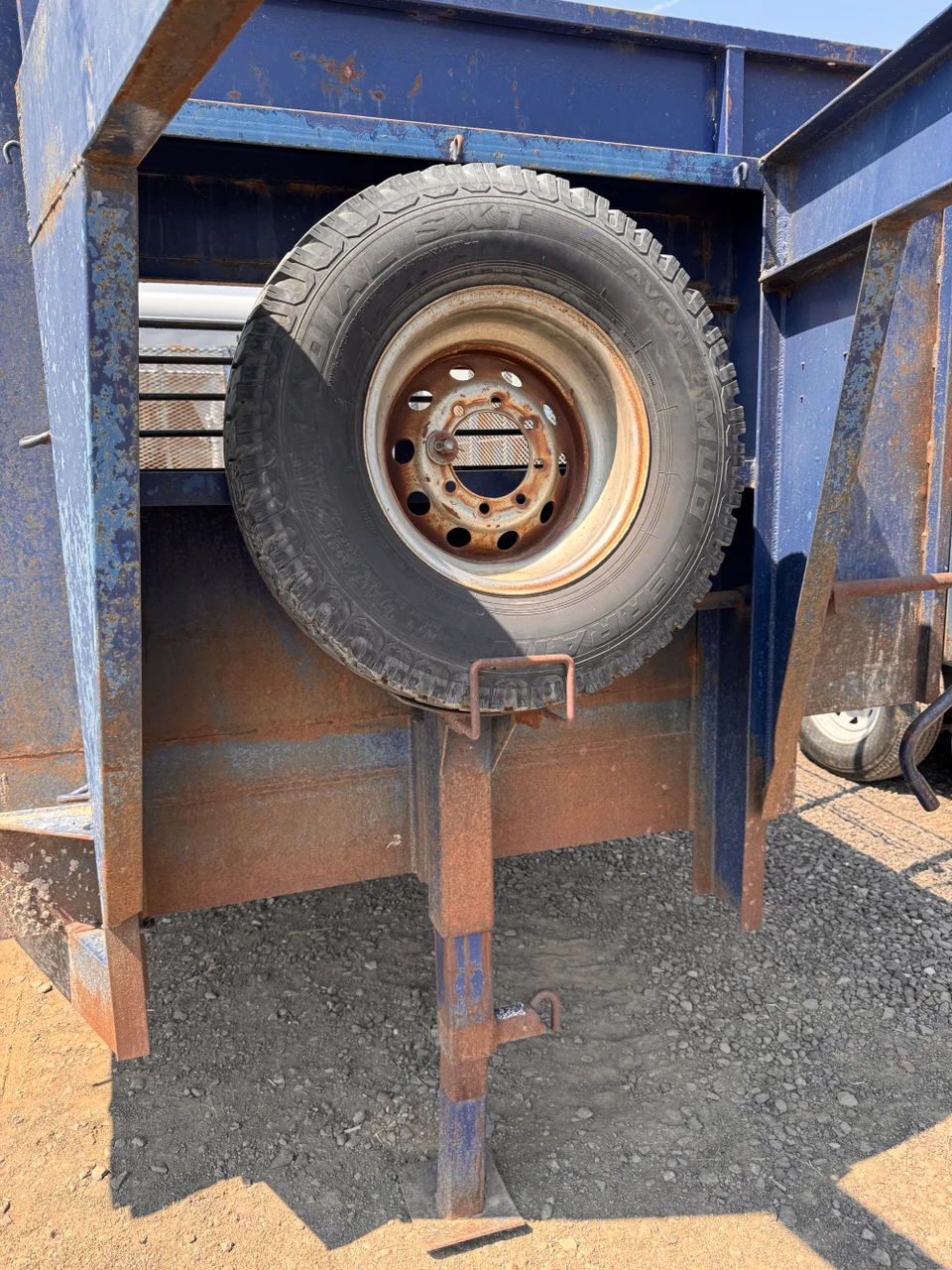 Valley Trailer 1991 14' Flatbed Trailer | Tandem Axle Axle, 48" Sides, Spare Tire