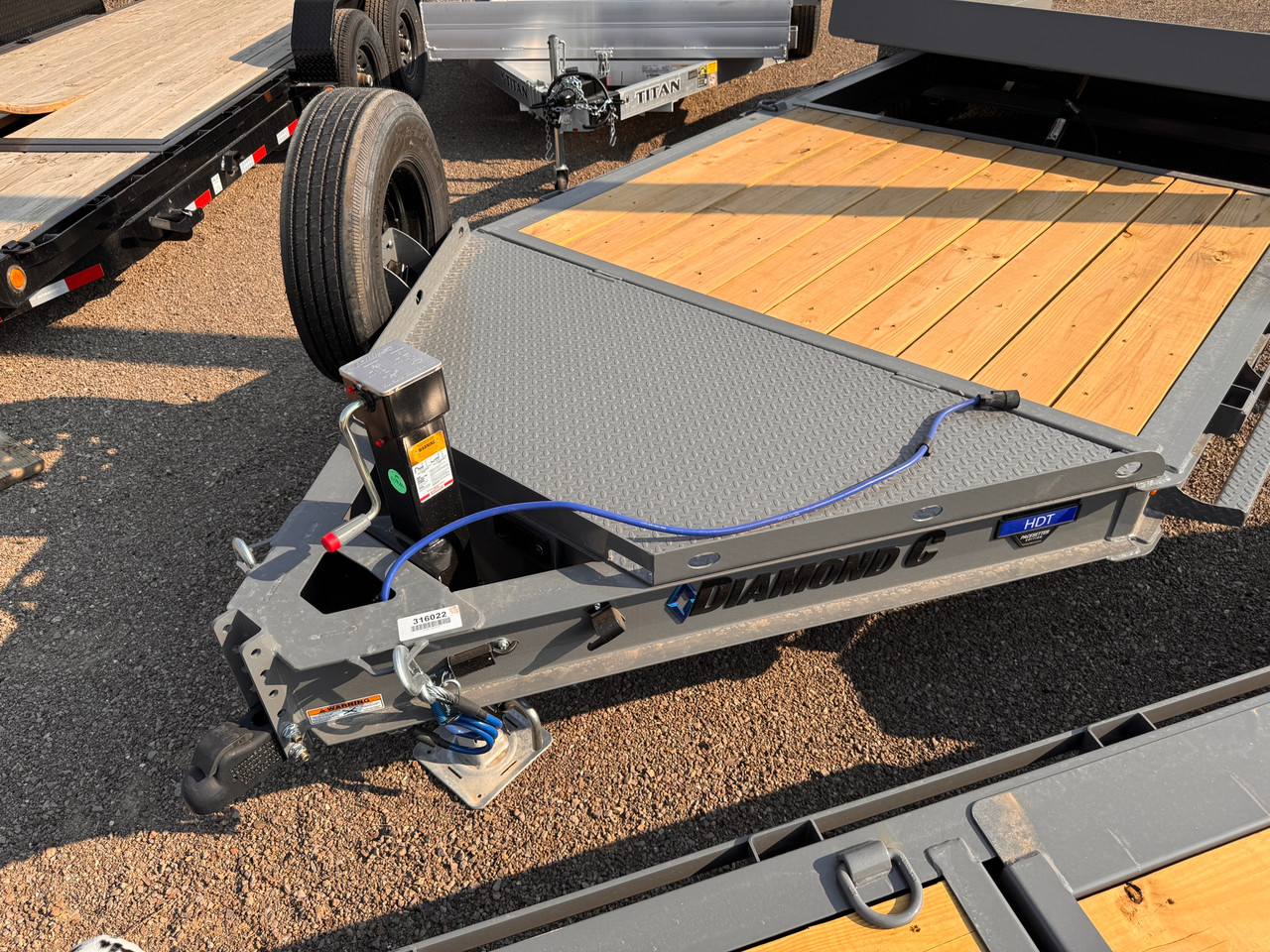 Diamond C Trailers 2026 HDT207 Pacesetter 82"X22' Tilt Trailer | Tandem Axle 15.5K, Fender, 12" OC Crossmembers, Fork Holder, Spare Tire