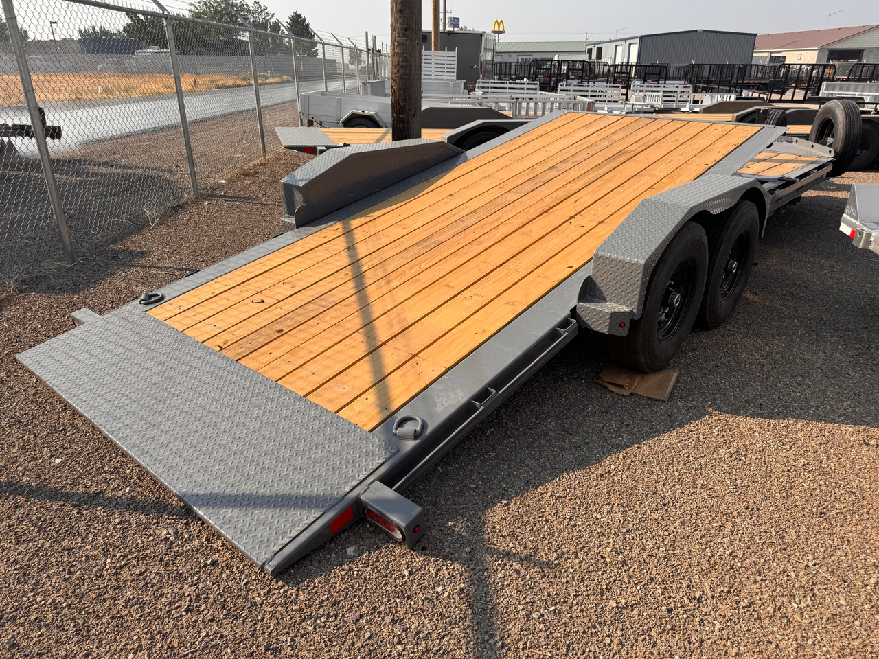 Diamond C Trailers 2026 HDT207 Pacesetter 82"X22' Tilt Trailer | Tandem Axle 15.5K, Fender, 12" OC Crossmembers, Fork Holder, Spare Tire