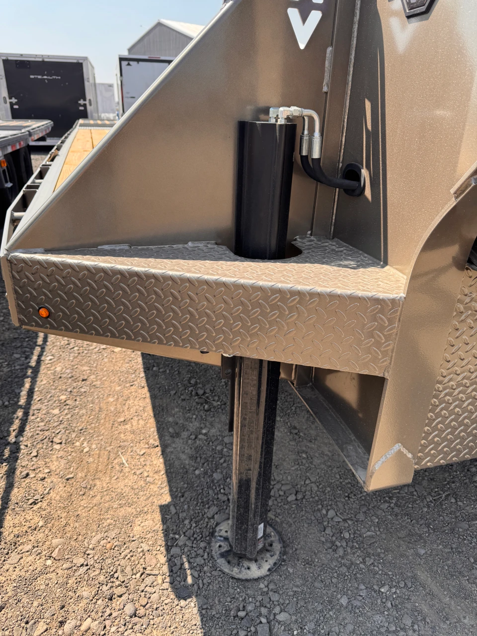 Diamond C Trailers 2026 FMAX212 35' Deckover Flatbed Trailer | Tandem Axle Axle 25.9K, Hydraulic Dove, Dual Hydraulic Jacks, Solar Charger, ABS Brakes