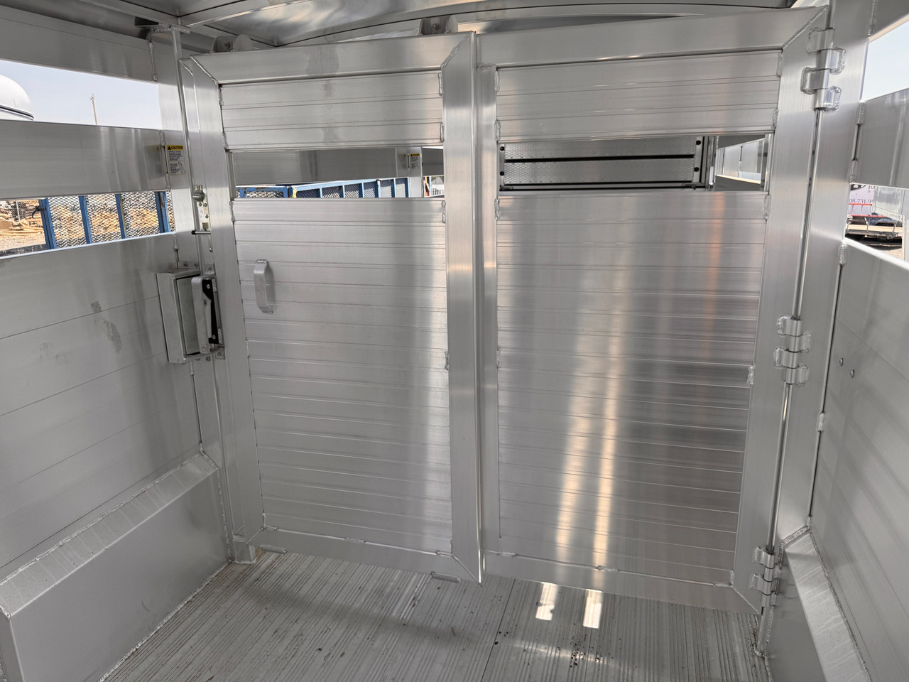 Hillsboro Trailers 2027 ENDURA 84"X24' Stock Trailer | Tandem Axle Axle 14.5K, 14K Torsion, Dual Dividers, Aluminum Design, Escape Door, Rear Combo