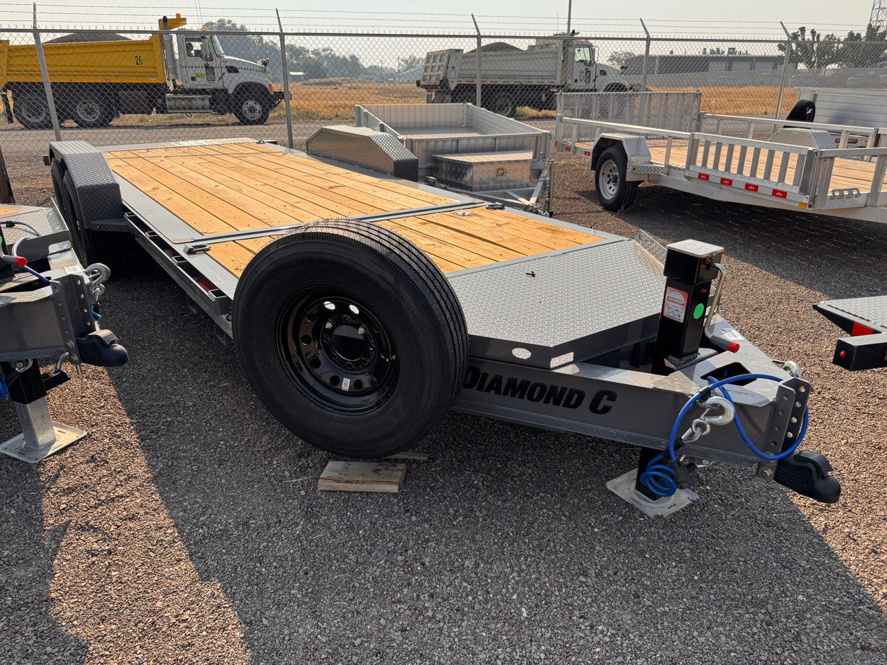 Diamond C Trailers HDT207 Pacesetter 82"X20' Equipment Tilt Trailer | Tandem Axle Axle 15.5K, 3/16" Steel Diamond Plate Fenders, 2 Speed Jack, Spare Tire and Mount, Xl Locking Tongue Box, Adjustable Channel Coupler