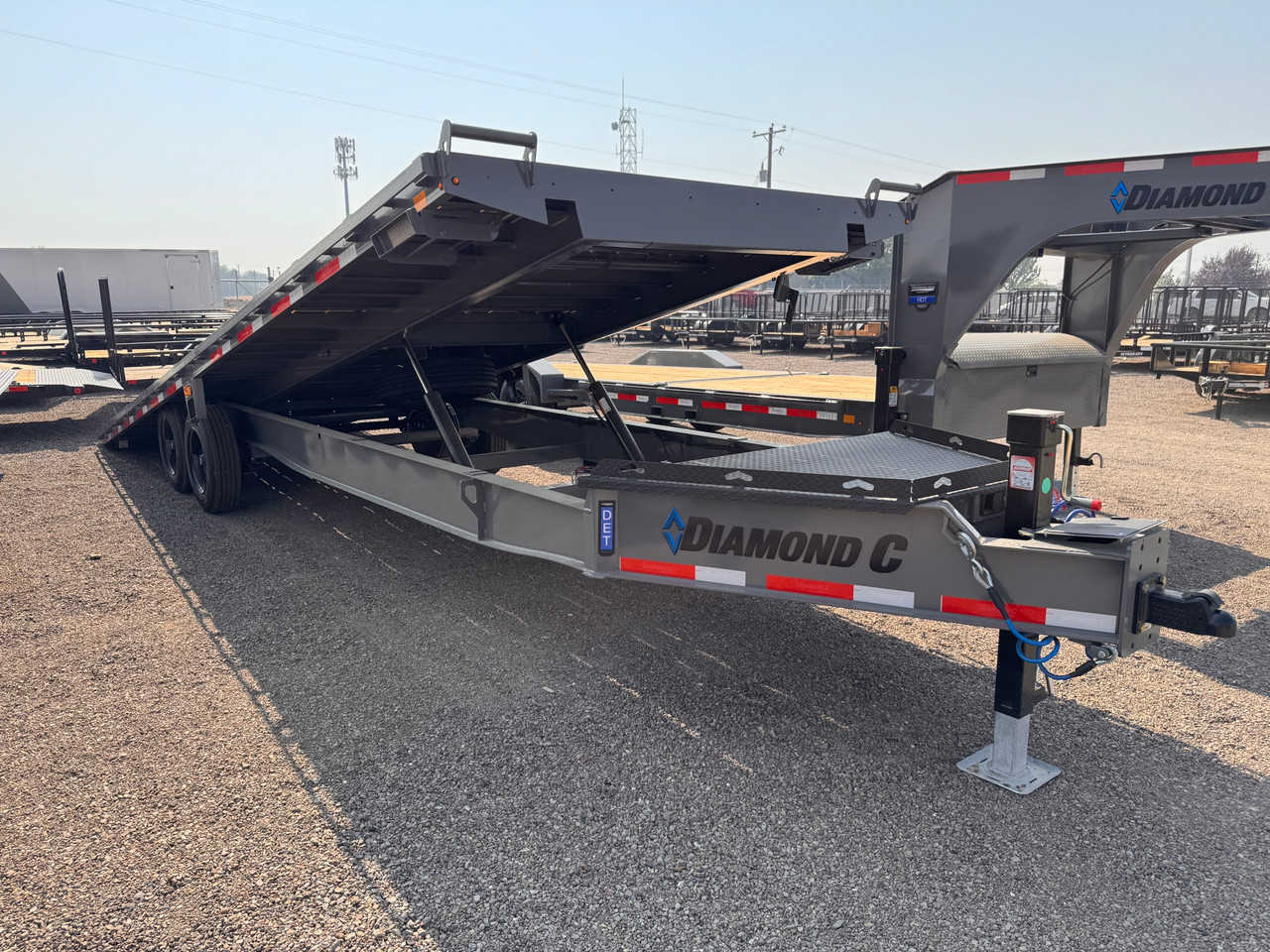 Diamond C Trailers DET208 26' Deckover Tilt Trailer | Tandem Axle Axle 18K, Full Power Tilt, XL Locking Tongue Box, Solar Charging