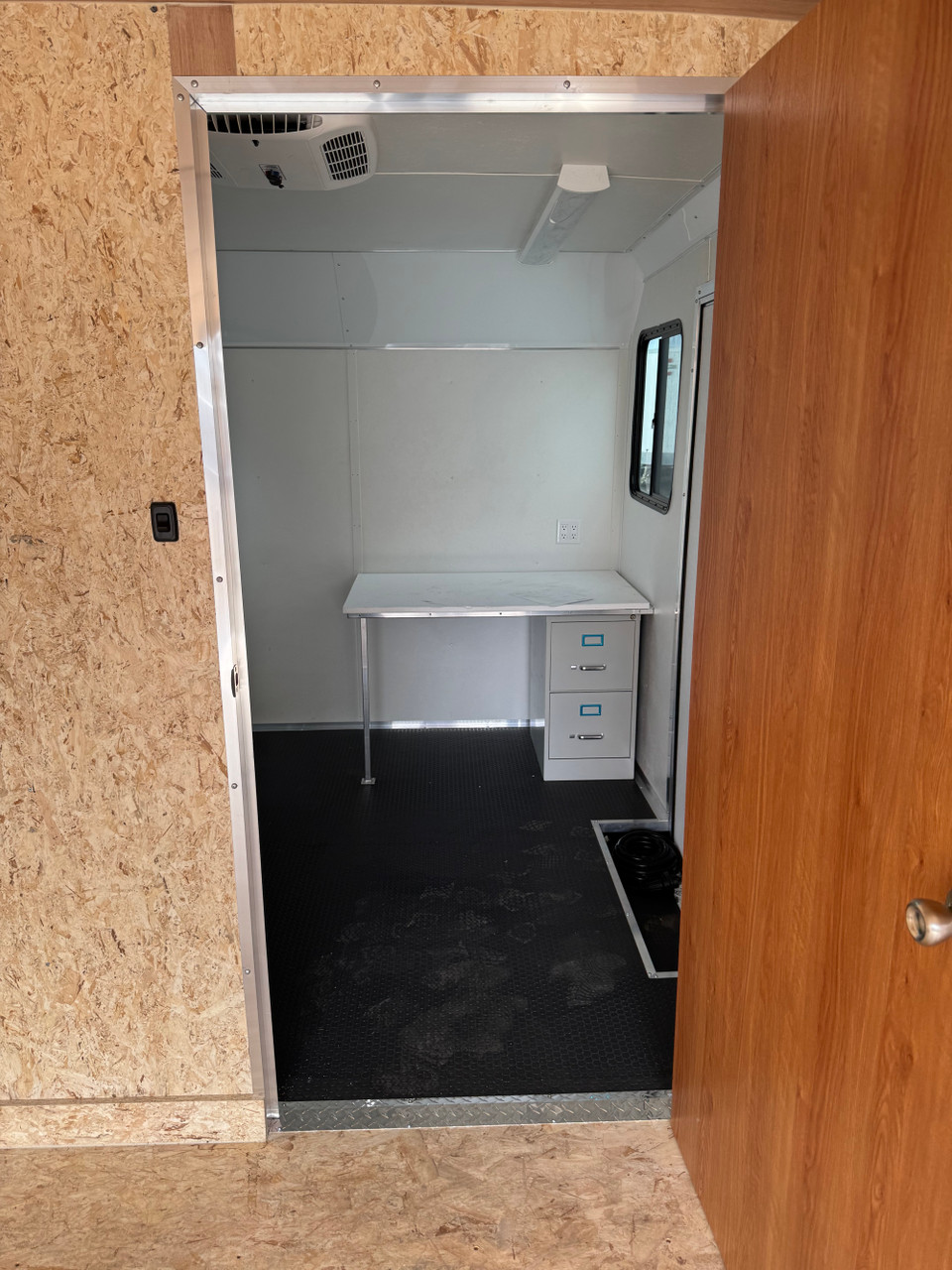 Haulmark Trailers 2026 GRIZZLY 102"X24' Contractor Cargo Trailer | Rear Barn Doors, Front Office