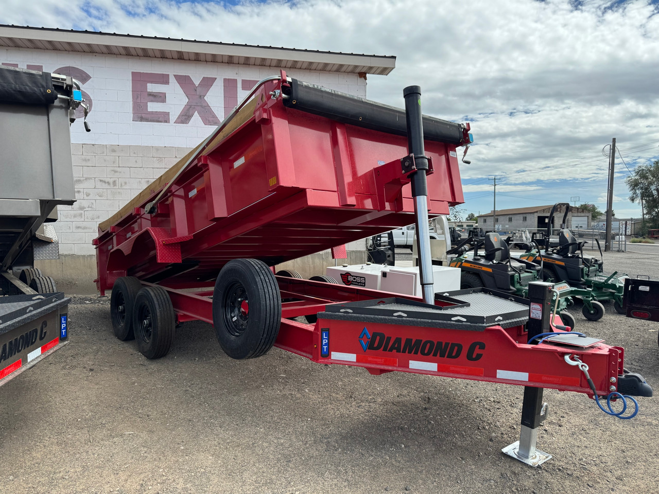 Diamond C Trailers LPT207 82"X16' Telescopic Dump Trailer | 14 ply Tires, Solar Recharging, 24" Sides With Boards, Spare Tire, 2 Speed Jack