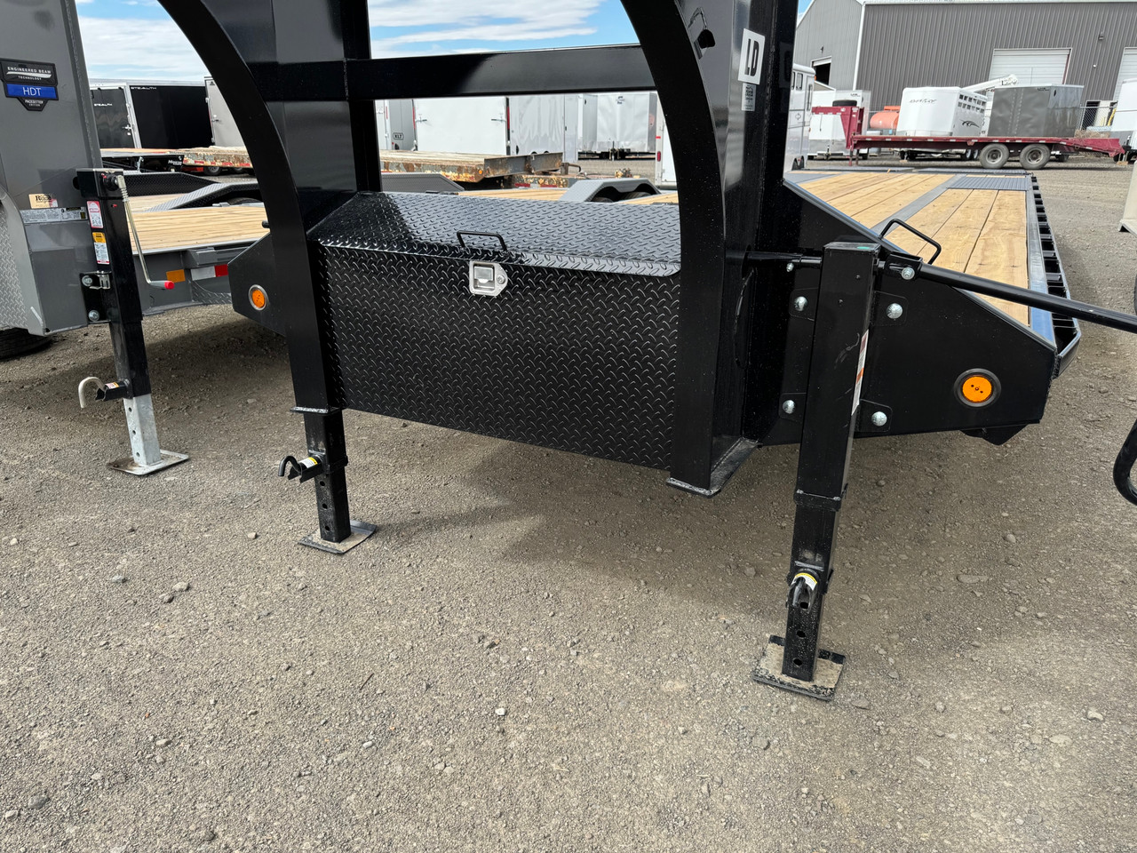 P.J. Trailers 2027 LD 32' Deckover Flatbed | Tandem Axle, TANDEM DUAL