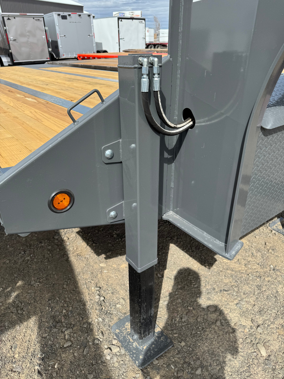 P.J. Trailers 2027 LY 34' Deckover Flatbed | Tandem Axle, TANDEM DUAL, HYDRAULIC DOVE