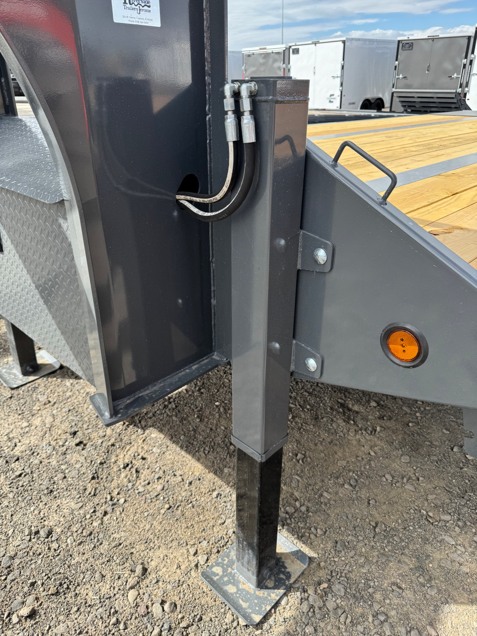 P.J. Trailers 2027 LY 34' Deckover Flatbed | Tandem Axle, TANDEM DUAL, HYDRAULIC DOVE