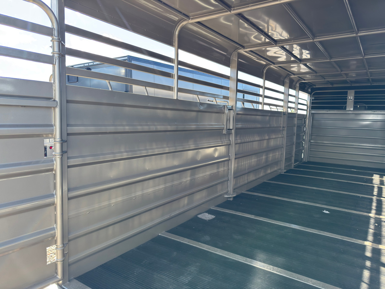 GR Trailers 2027 80"X24' Stock Trailer | Tandem Axle 14K, SMOOTH RUBBER FLOOR, ESCAPE 48", BUTTERY FLY GATE, 2 CENTER GATES (ONE SLIDE)